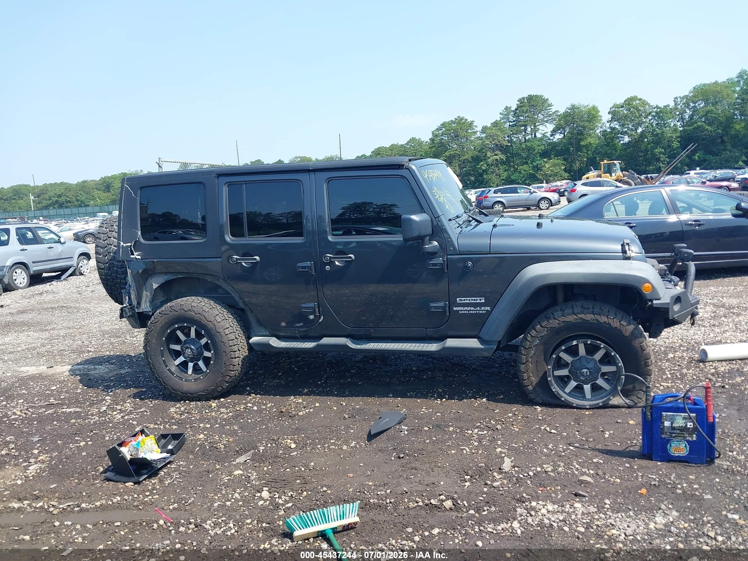 2010 Jeep Wrangler Unlimited Sport Gray vin: 1J4BA3H10AL142458