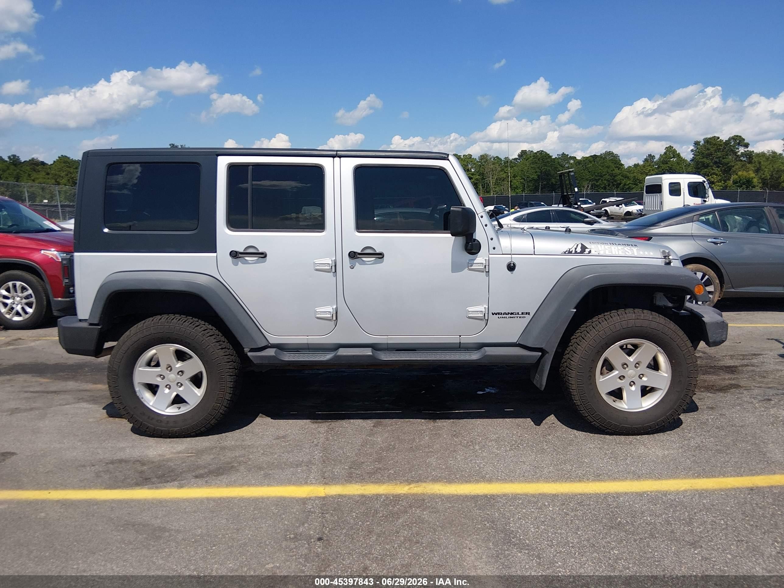 2010 Jeep Wrangler Unlimited Sport Silver vin: 1J4BA3H10AL159907
