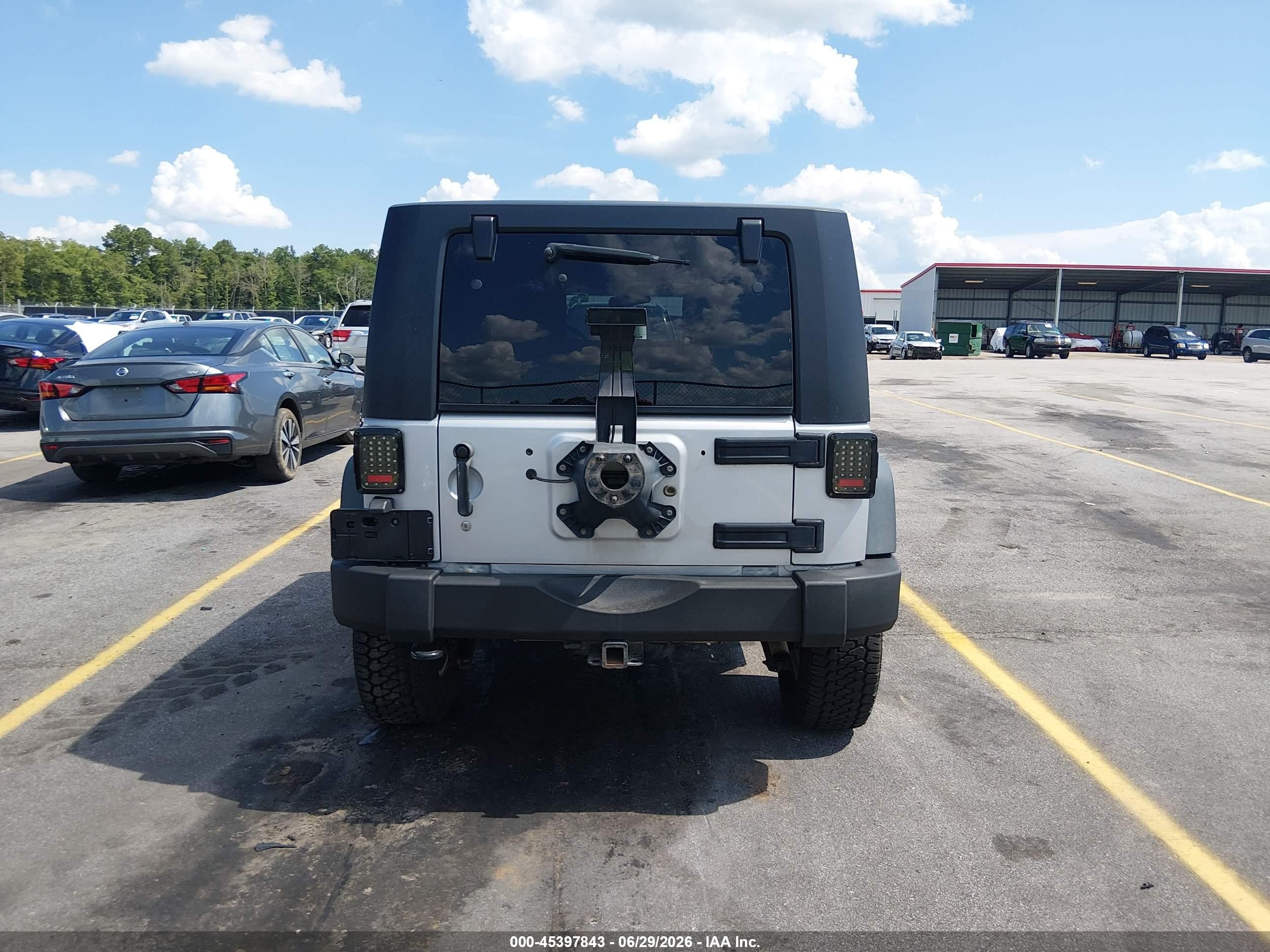 2010 Jeep Wrangler Unlimited Sport Silver vin: 1J4BA3H10AL159907