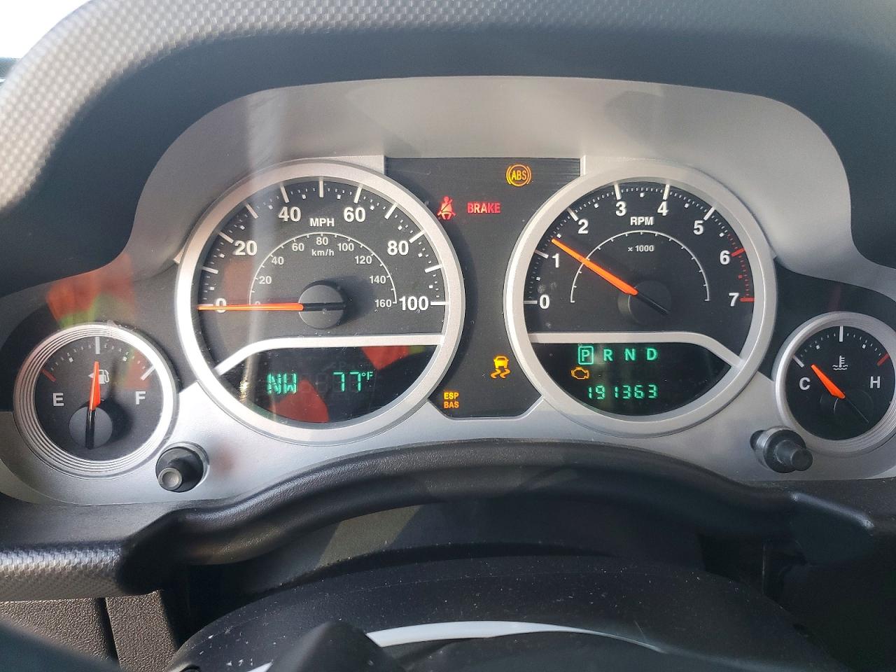 2010 Jeep Wrangler Unlimited Sport Silver vin: 1J4BA3H10AL197671