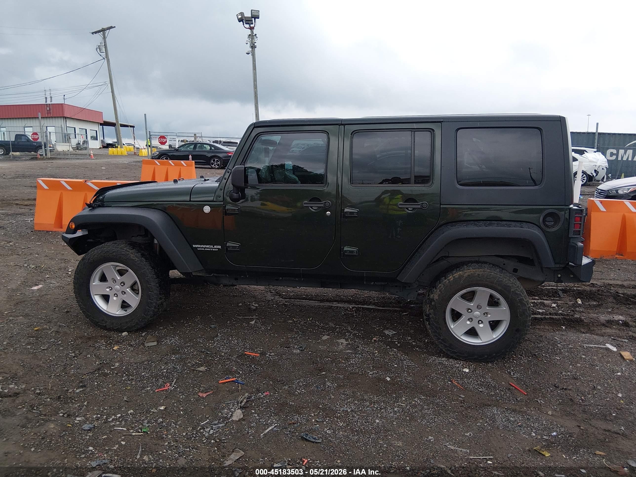 2010 Jeep Wrangler Unlimited Sport Gray vin: 1J4BA3H10AL218177