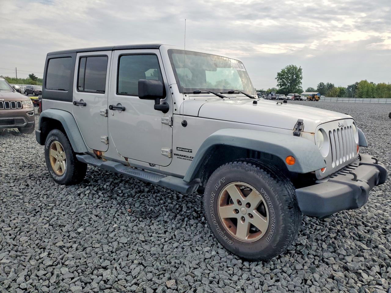 2011 Jeep Wrangler Unlimited Sport Silver vin: 1J4BA3H10BL512924