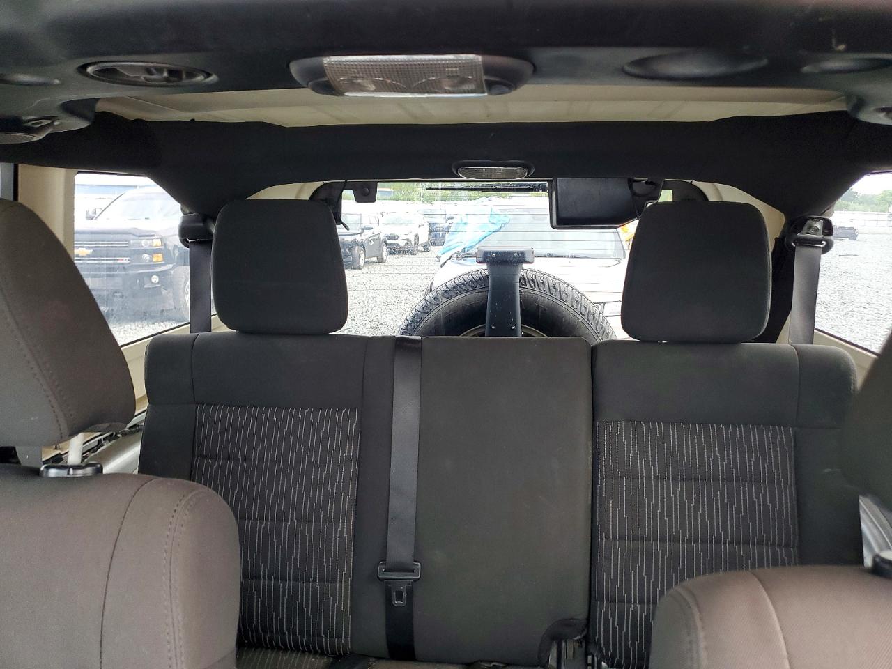 2011 Jeep Wrangler Unlimited Sport Silver vin: 1J4BA3H10BL512924