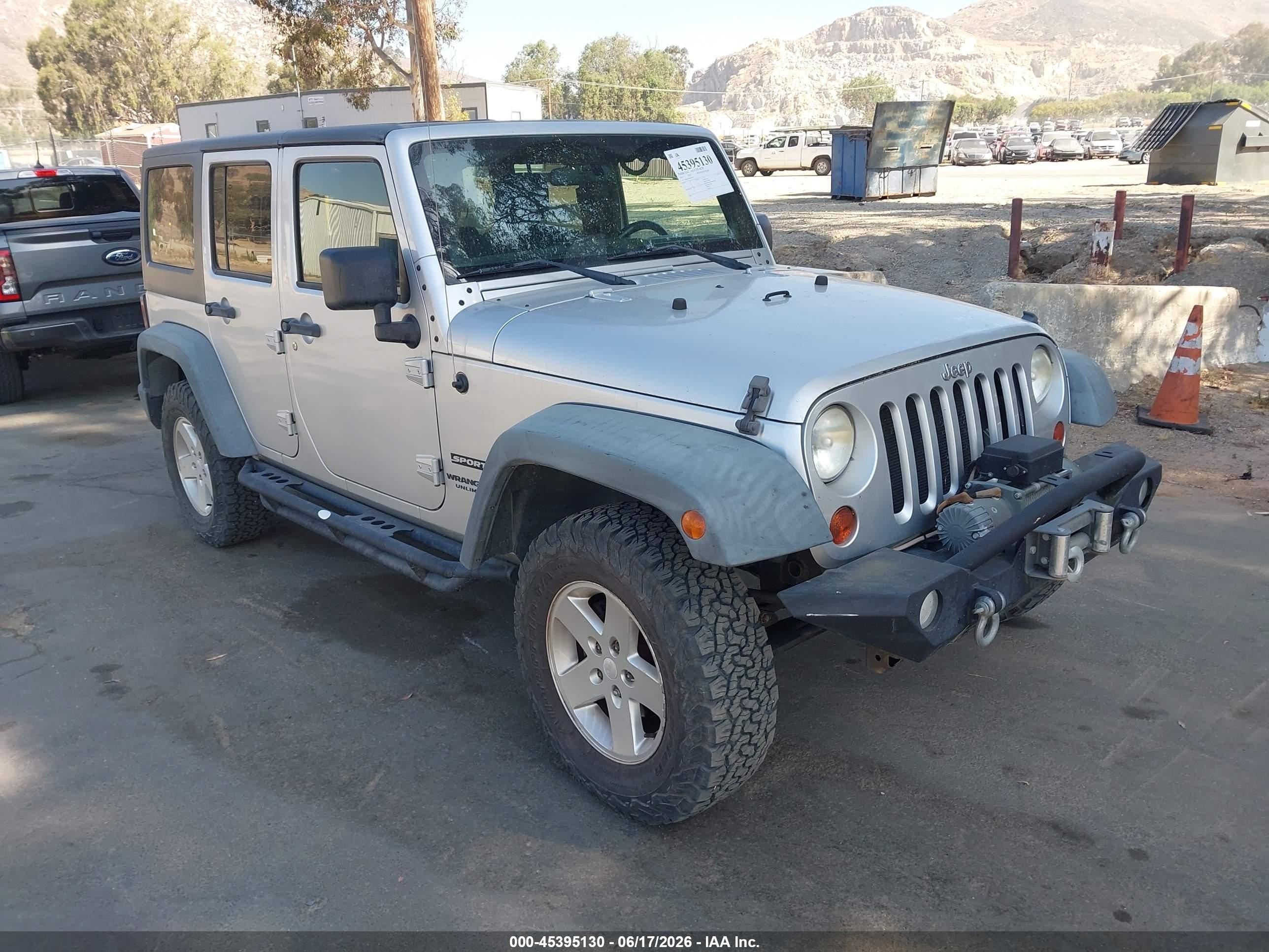 2011 Jeep Wrangler Unlimited Sport Silver vin: 1J4BA3H10BL519419
