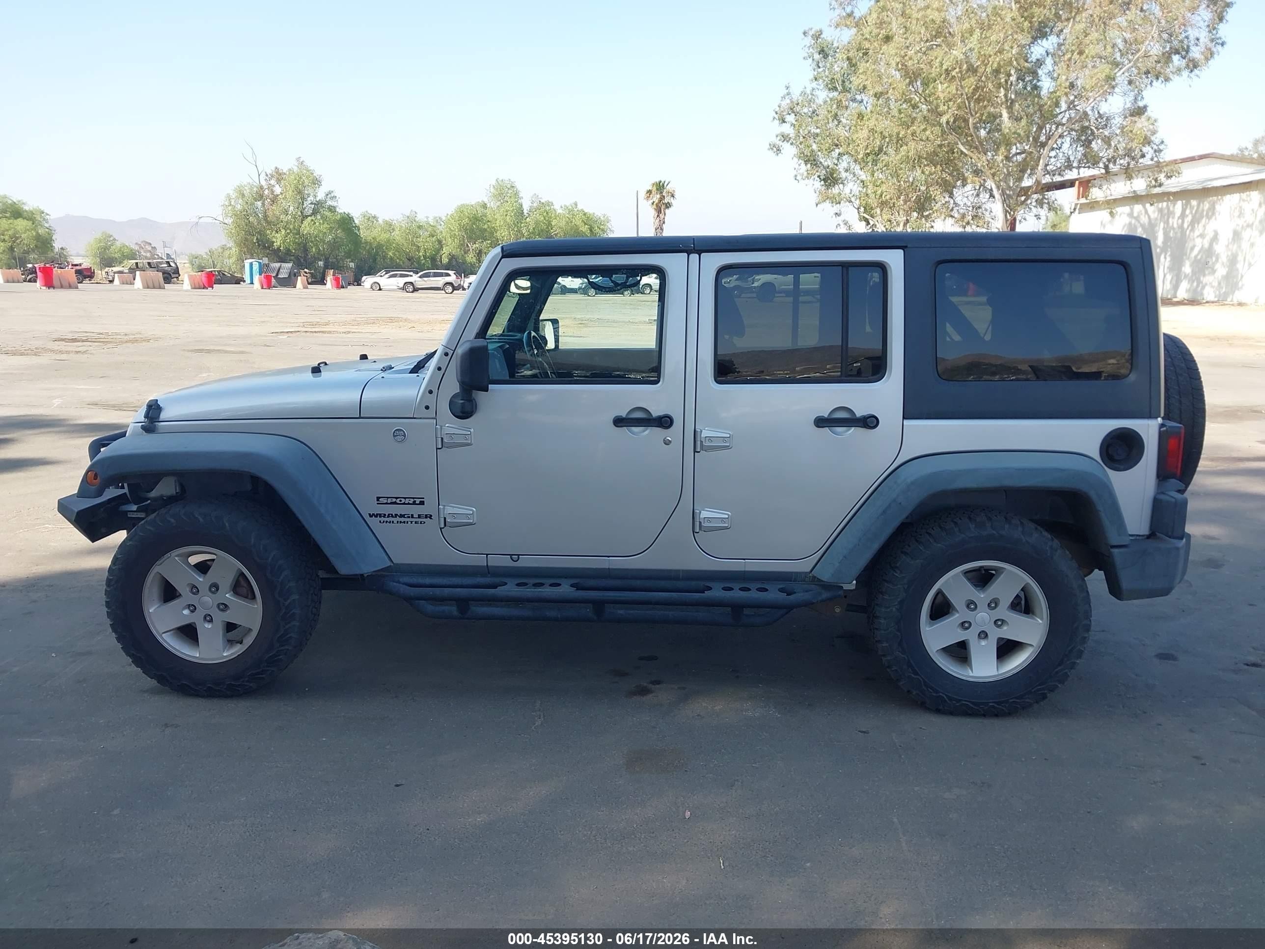 2011 Jeep Wrangler Unlimited Sport Silver vin: 1J4BA3H10BL519419