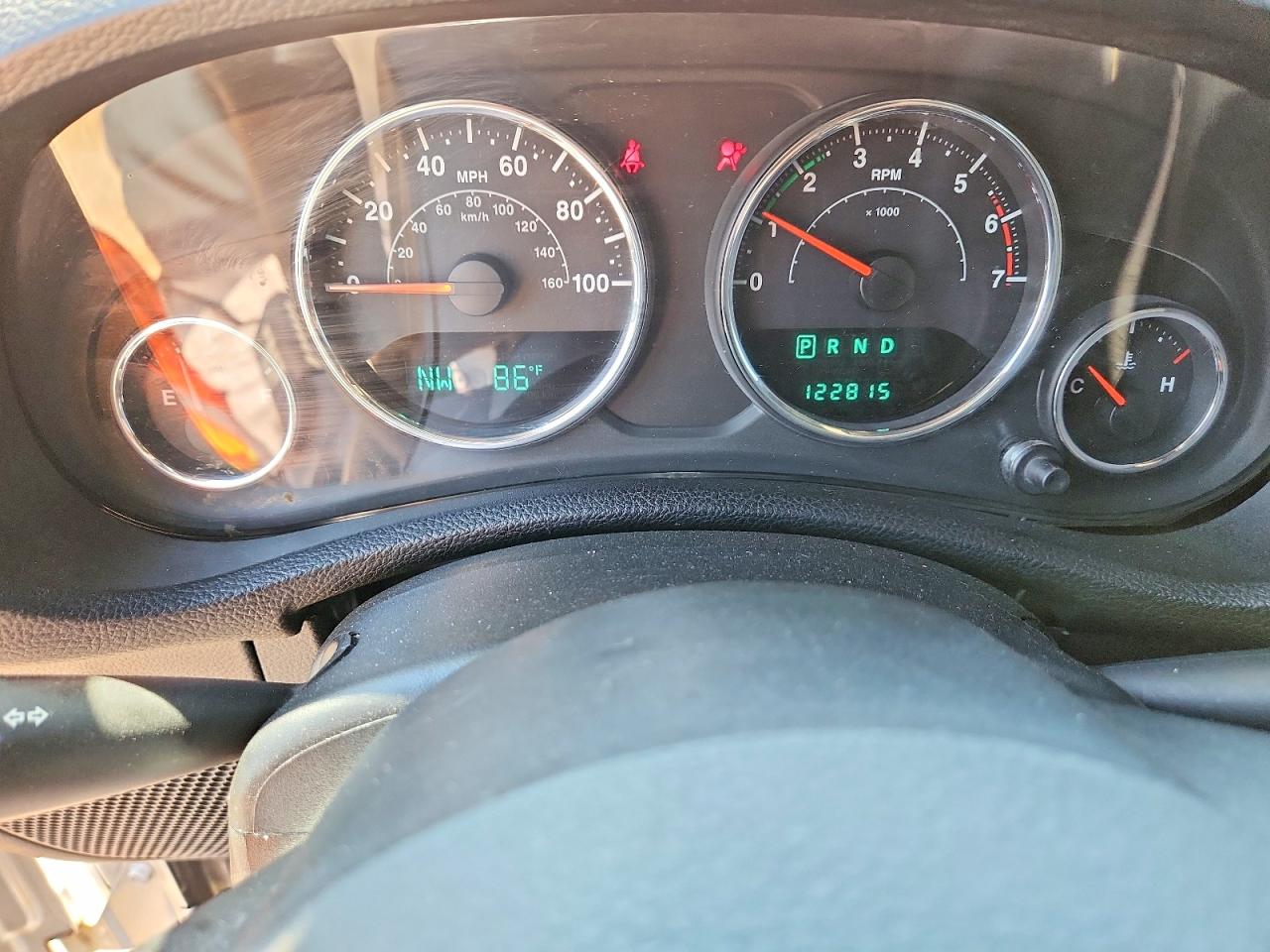 2011 Jeep Wrangler Unlimited Sport Серебряный vin: 1J4BA3H10BL575568