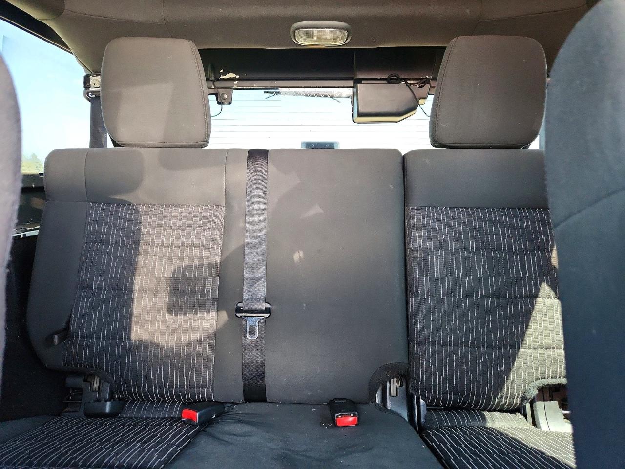 2011 Jeep Wrangler Unlimited Sport Серебряный vin: 1J4BA3H10BL575568