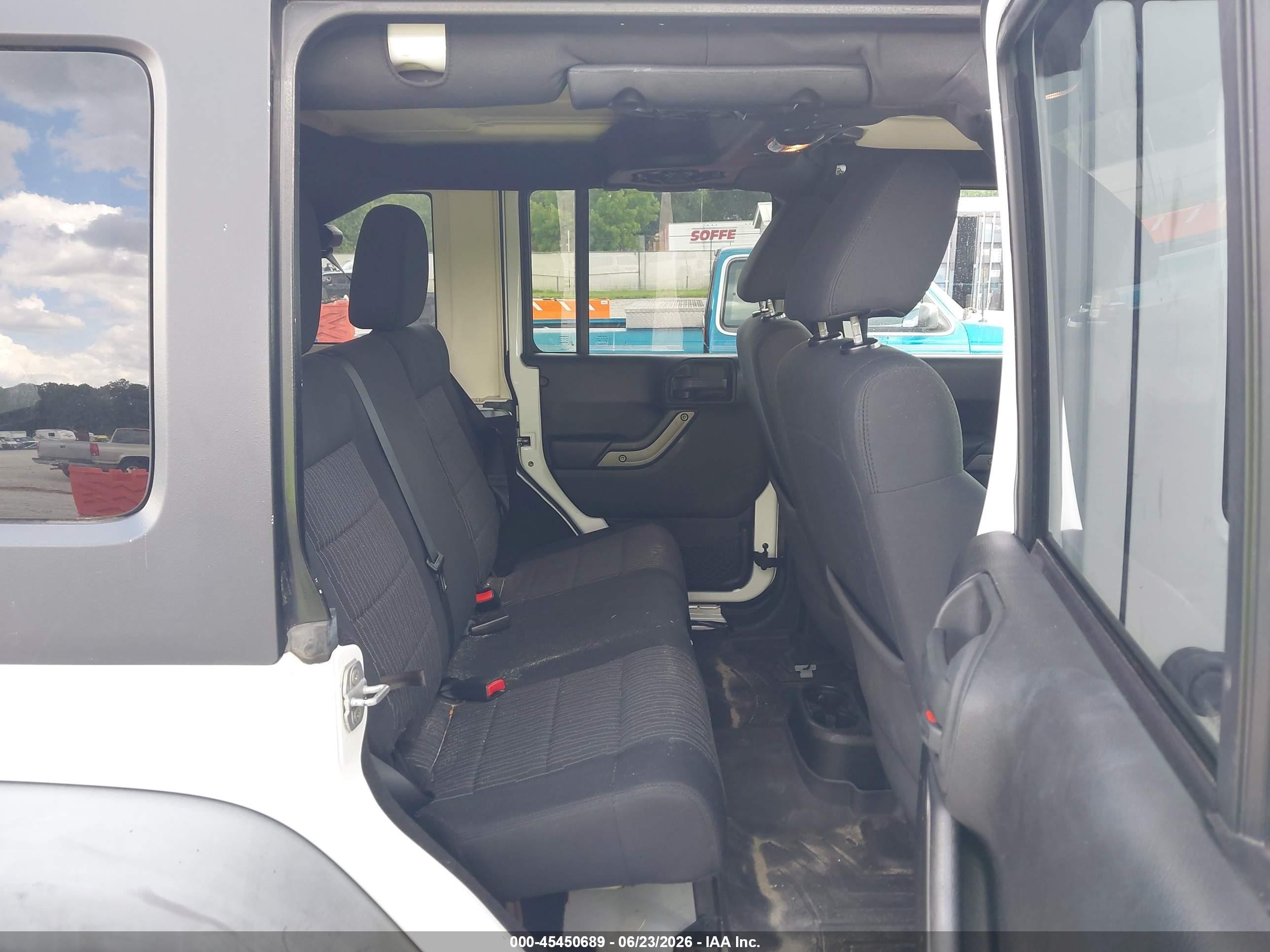 2011 Jeep Wrangler Unlimited Sport Белый vin: 1J4BA3H10BL597182