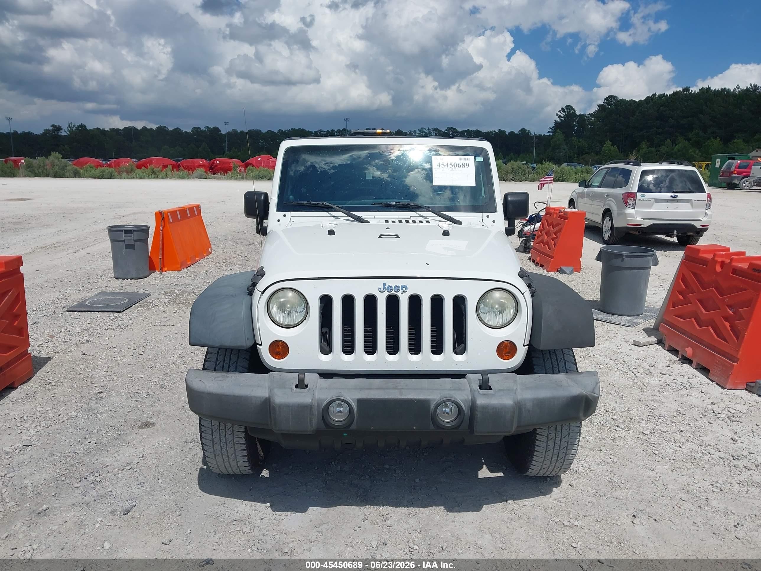 2011 Jeep Wrangler Unlimited Sport Белый vin: 1J4BA3H10BL597182