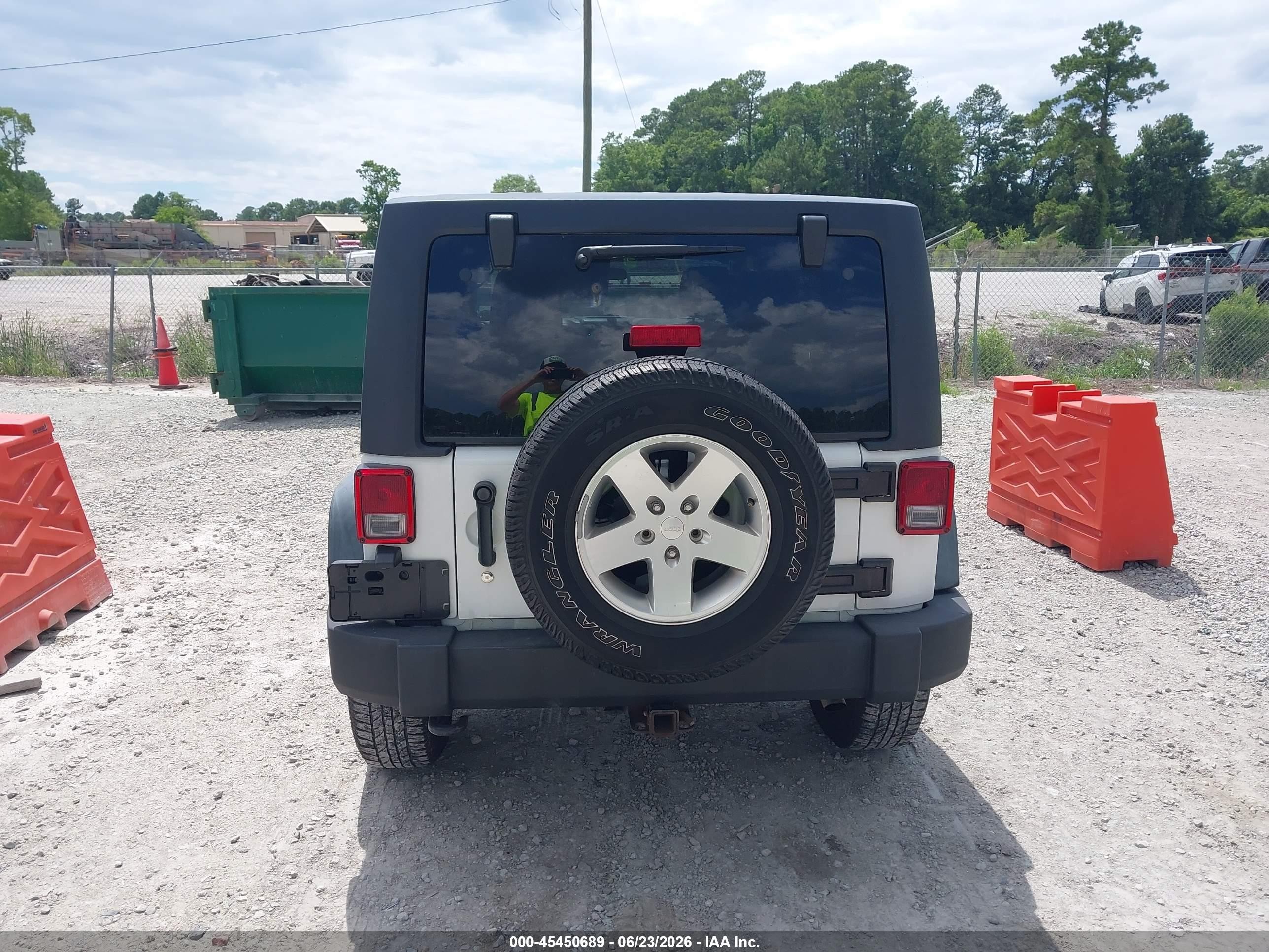 2011 Jeep Wrangler Unlimited Sport Белый vin: 1J4BA3H10BL597182
