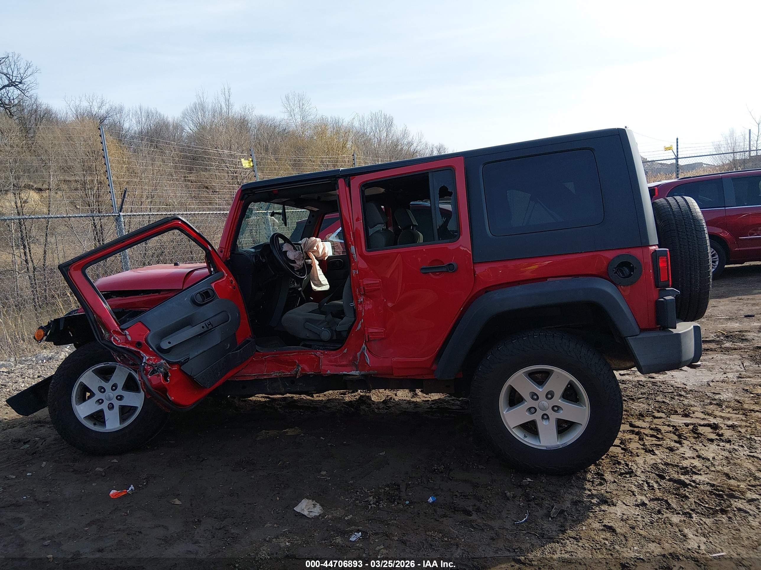 2010 Jeep Wrangler Unlimited Sport Red vin: 1J4BA3H11AL112983