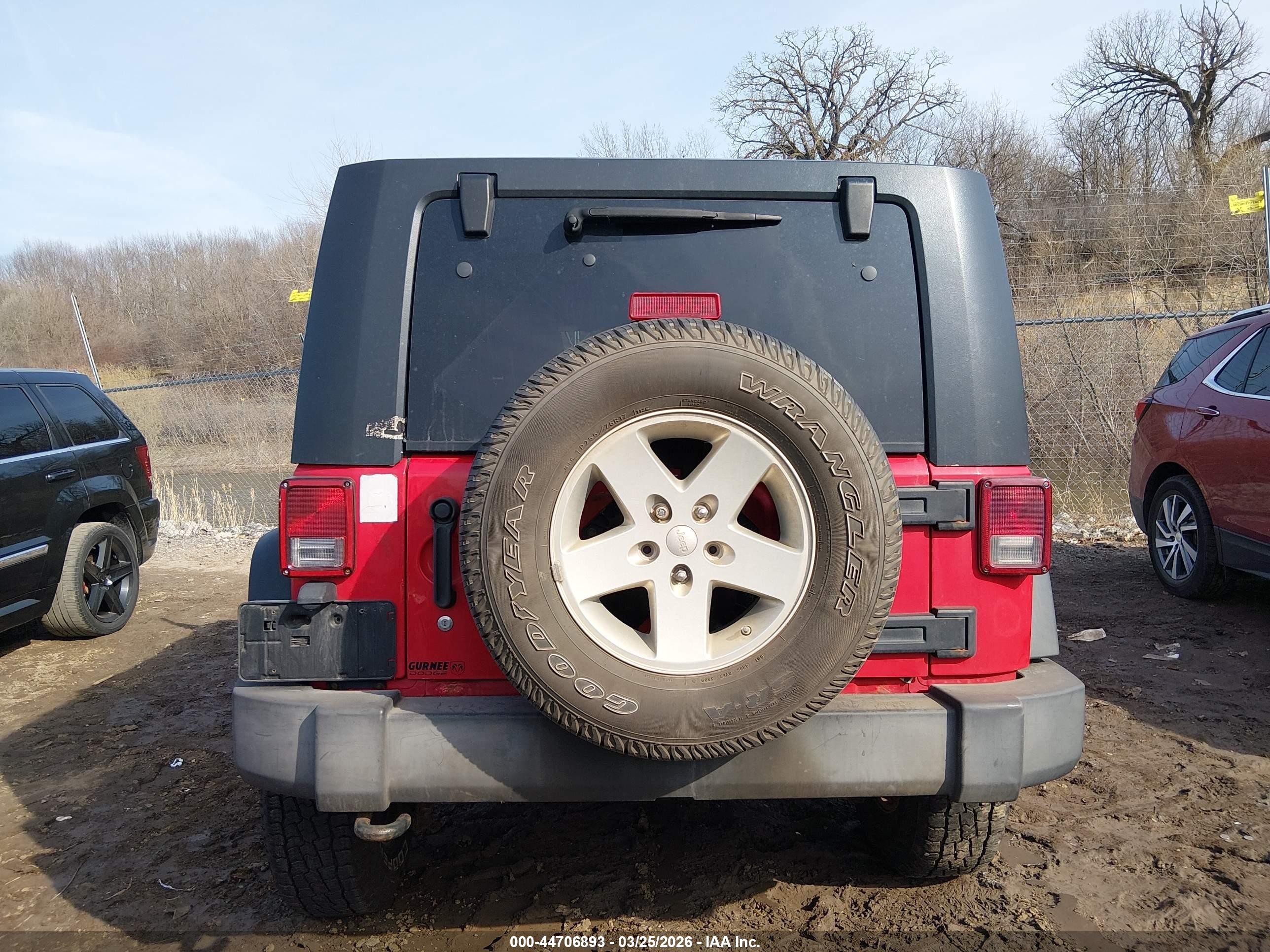 2010 Jeep Wrangler Unlimited Sport Red vin: 1J4BA3H11AL112983