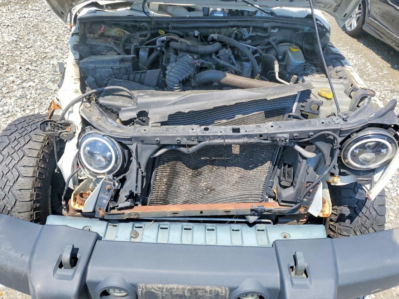 2010 Jeep Wrangler Unlimited Sport Белый vin: 1J4BA3H11AL159396