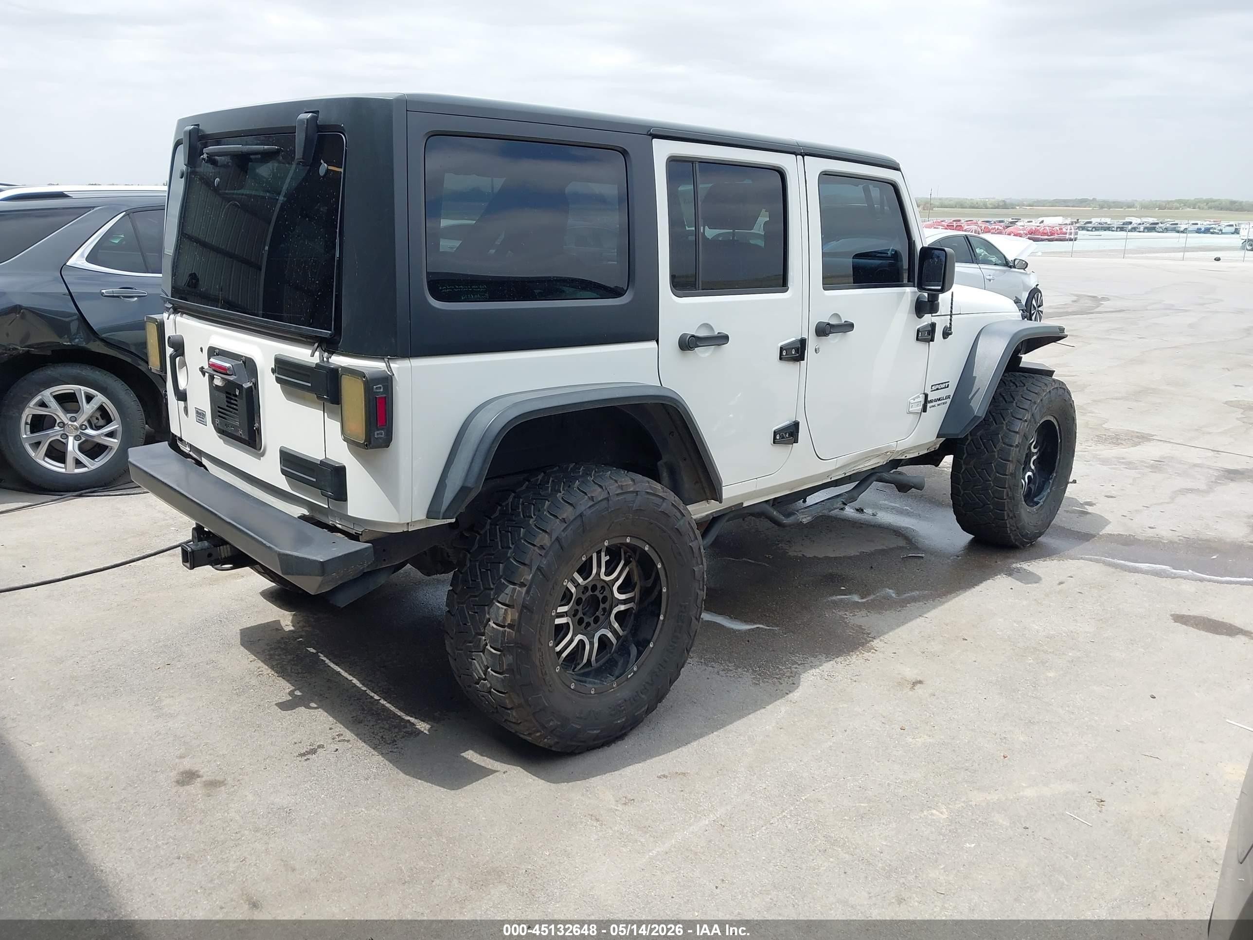 2010 Jeep Wrangler Unlimited Sport White vin: 1J4BA3H11AL207320