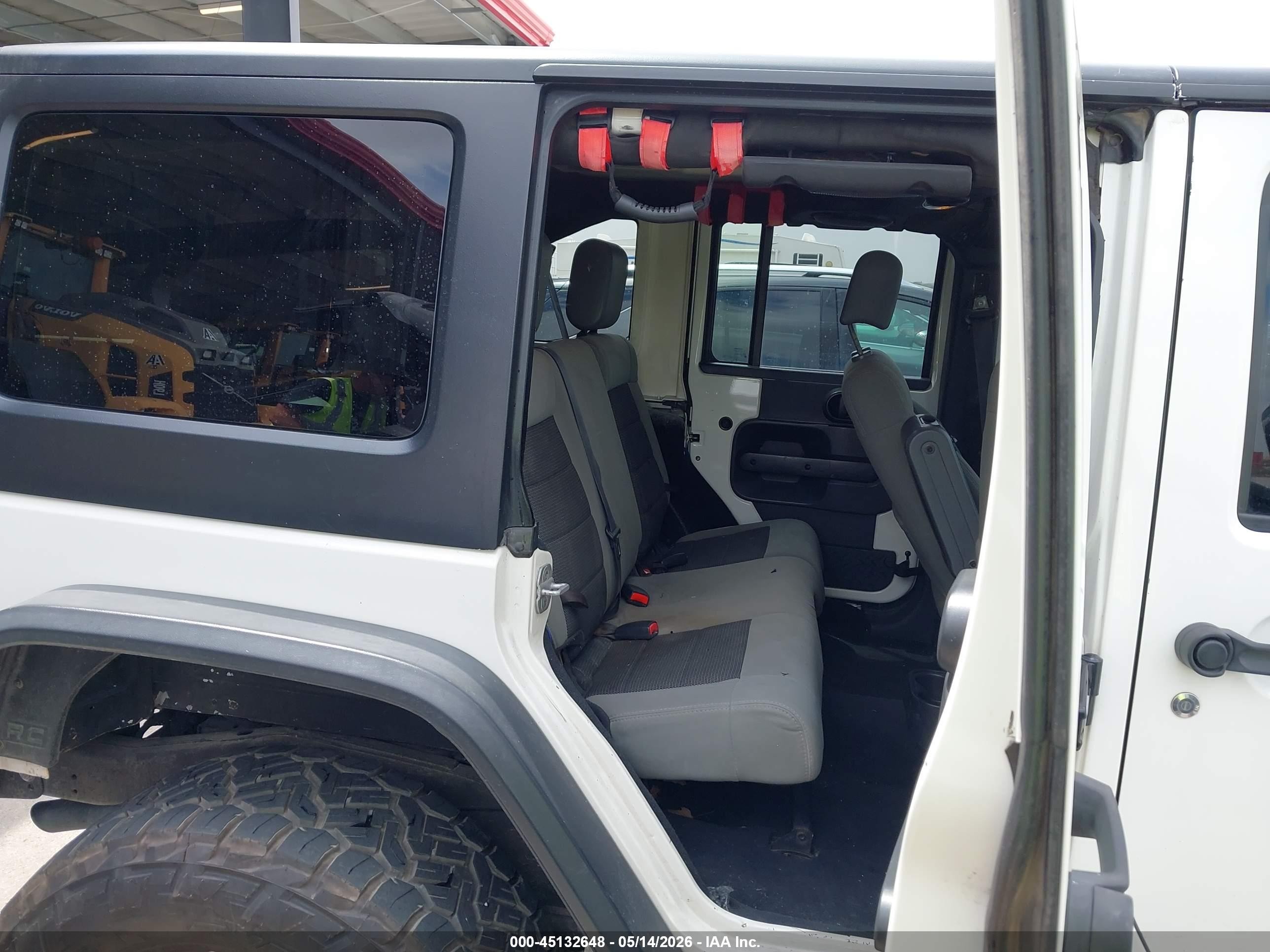 2010 Jeep Wrangler Unlimited Sport White vin: 1J4BA3H11AL207320