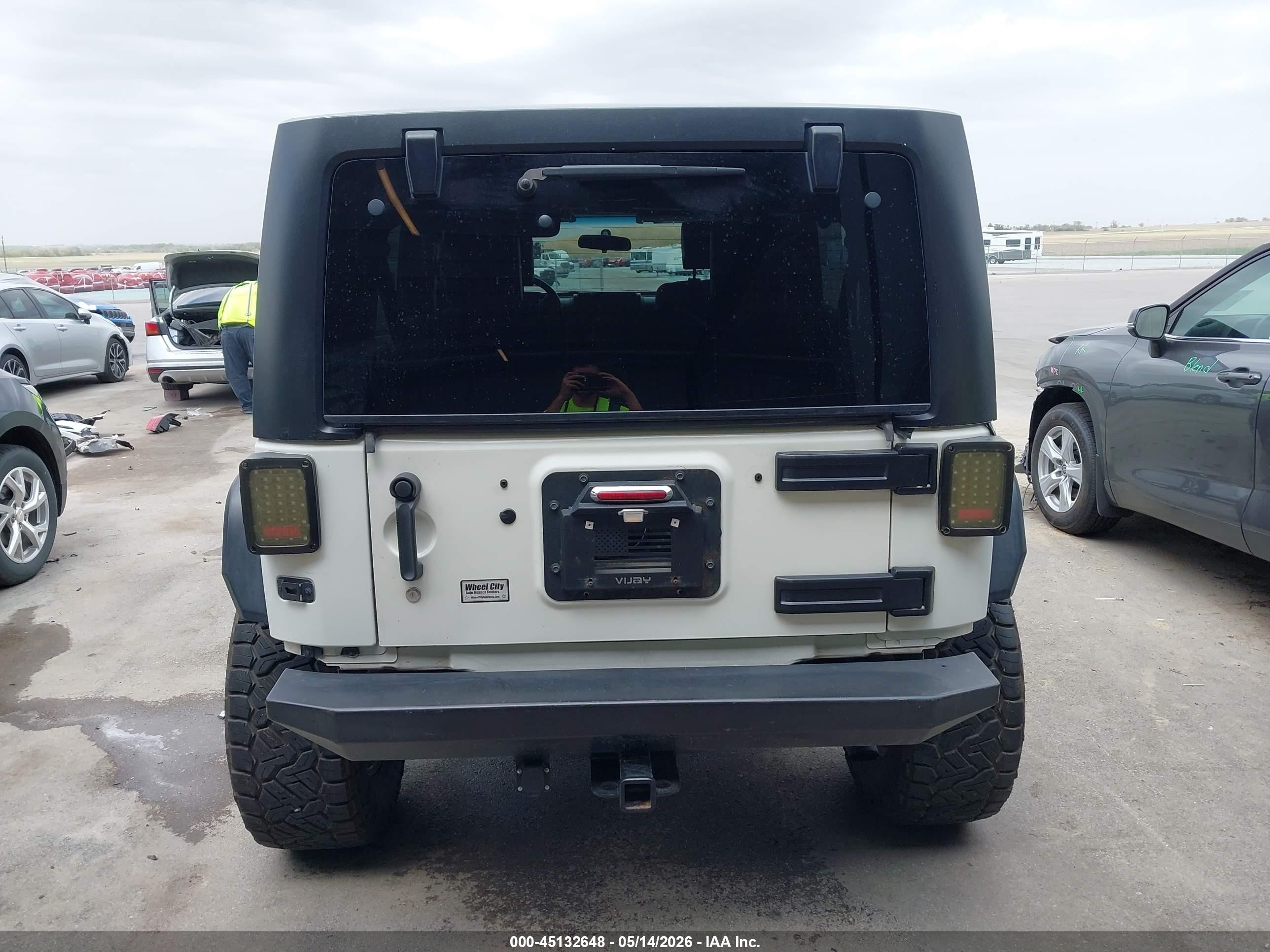 2010 Jeep Wrangler Unlimited Sport White vin: 1J4BA3H11AL207320