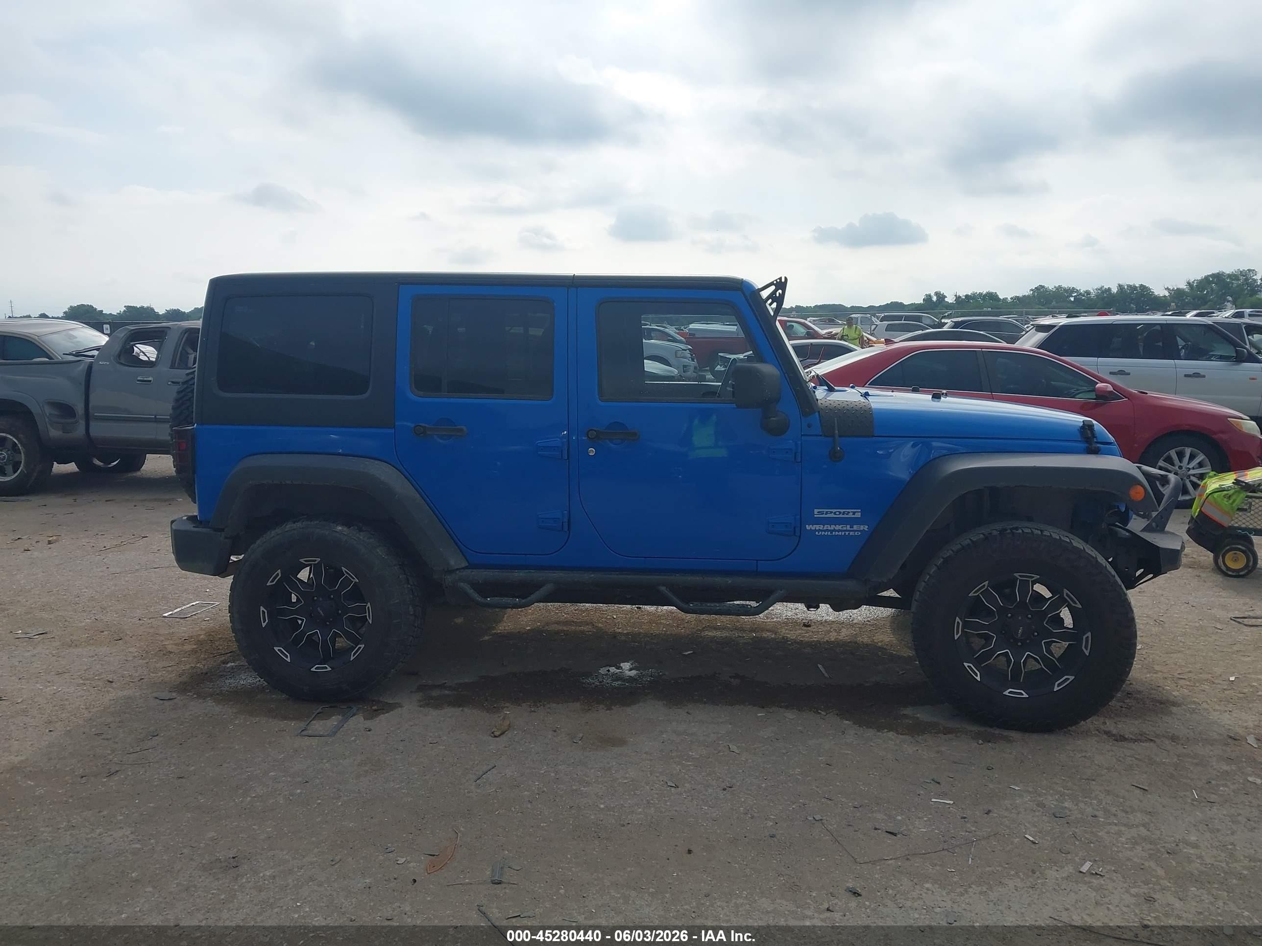 2011 Jeep Wrangler Unlimited Sport Blue vin: 1J4BA3H11BL600915