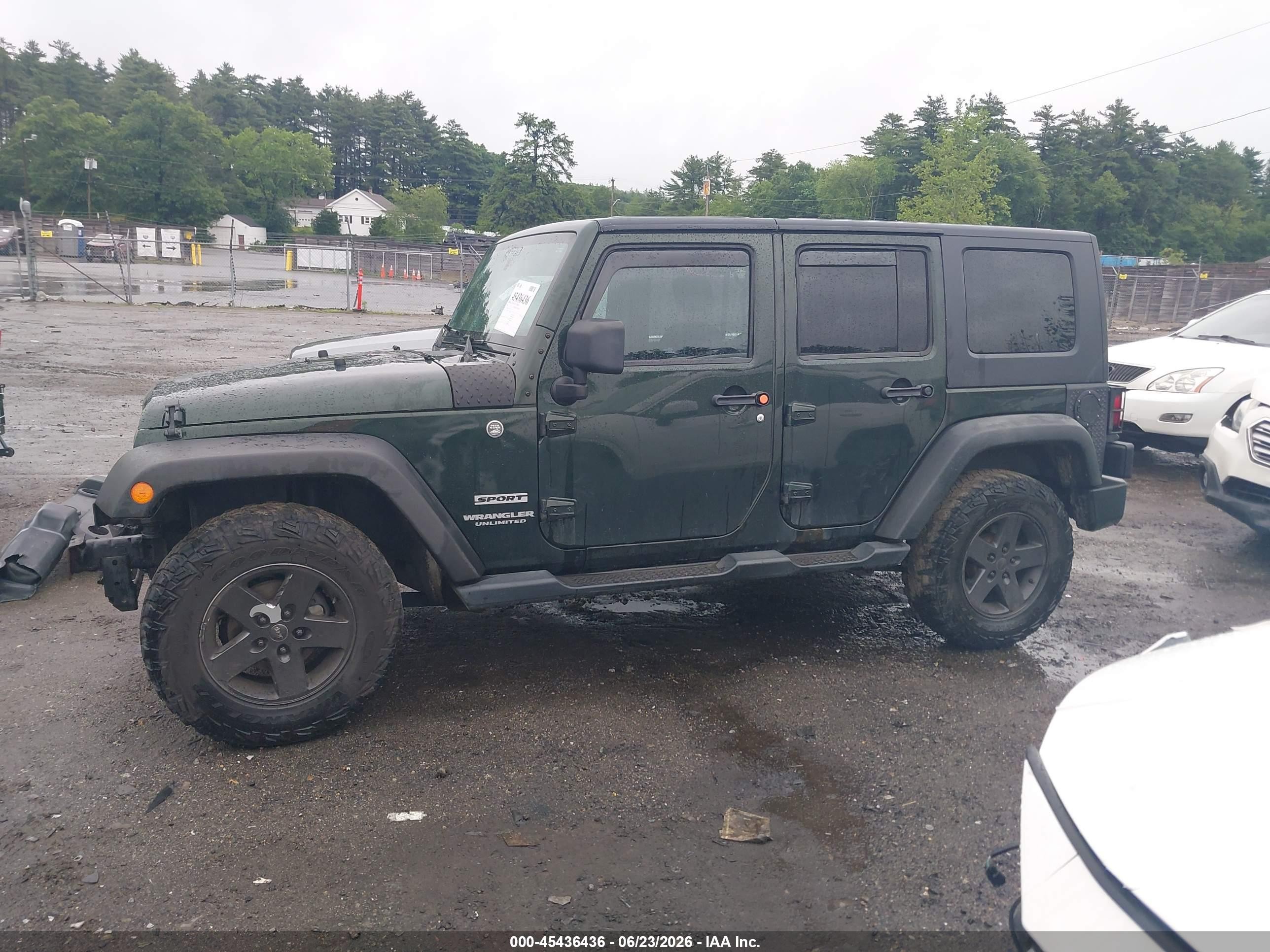 2010 Jeep Wrangler Unlimited Sport Green vin: 1J4BA3H12AL127542