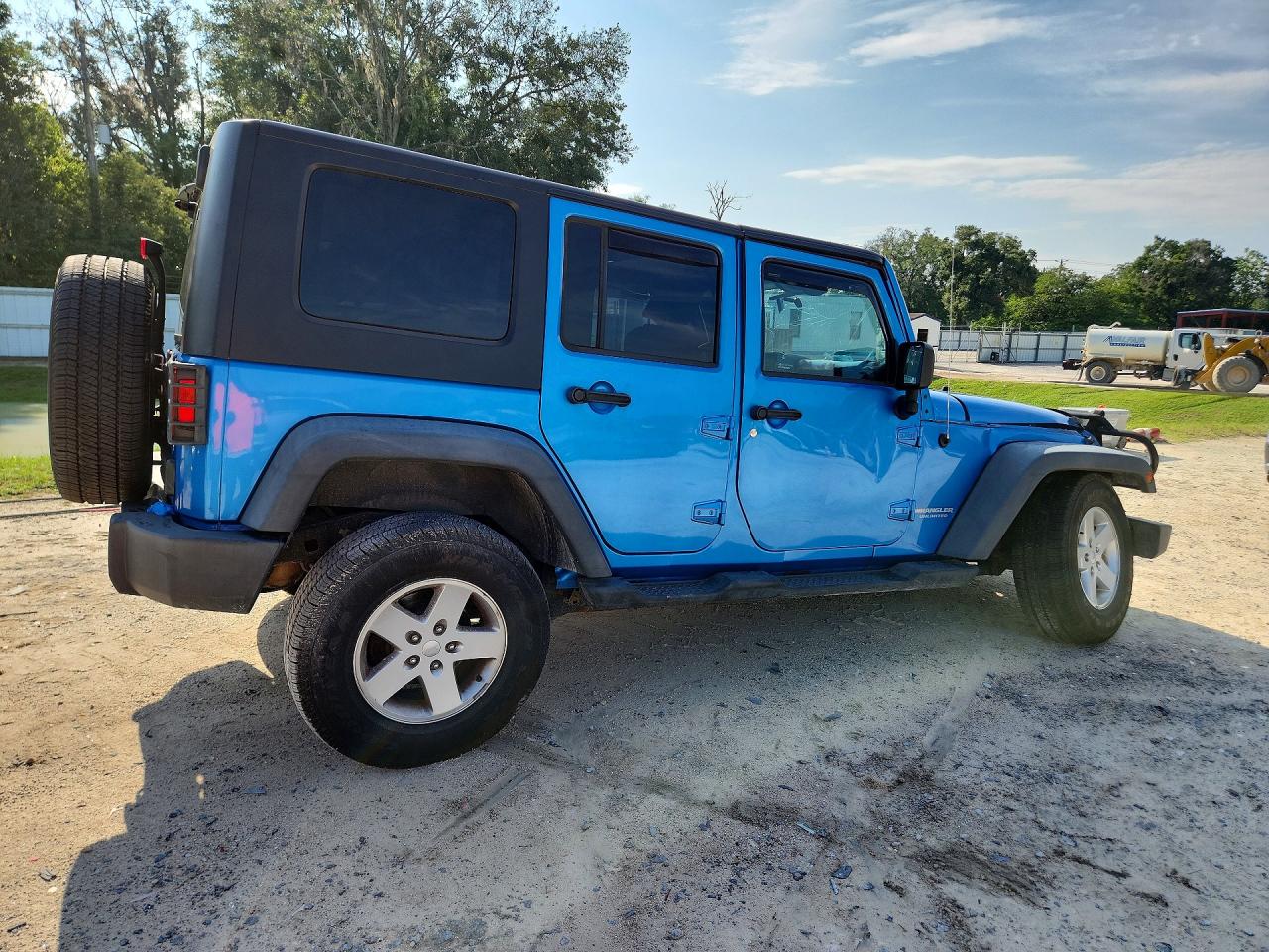 2010 Jeep Wrangler Unlimited Sport Blue vin: 1J4BA3H12AL160024