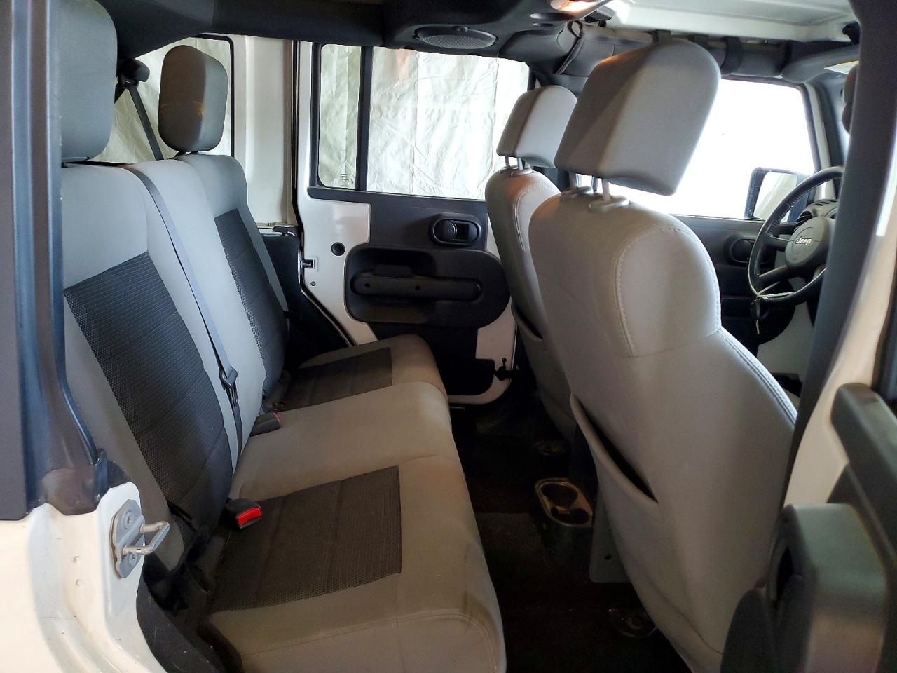 2010 Jeep Wrangler Unlimited Sport White vin: 1J4BA3H12AL170567