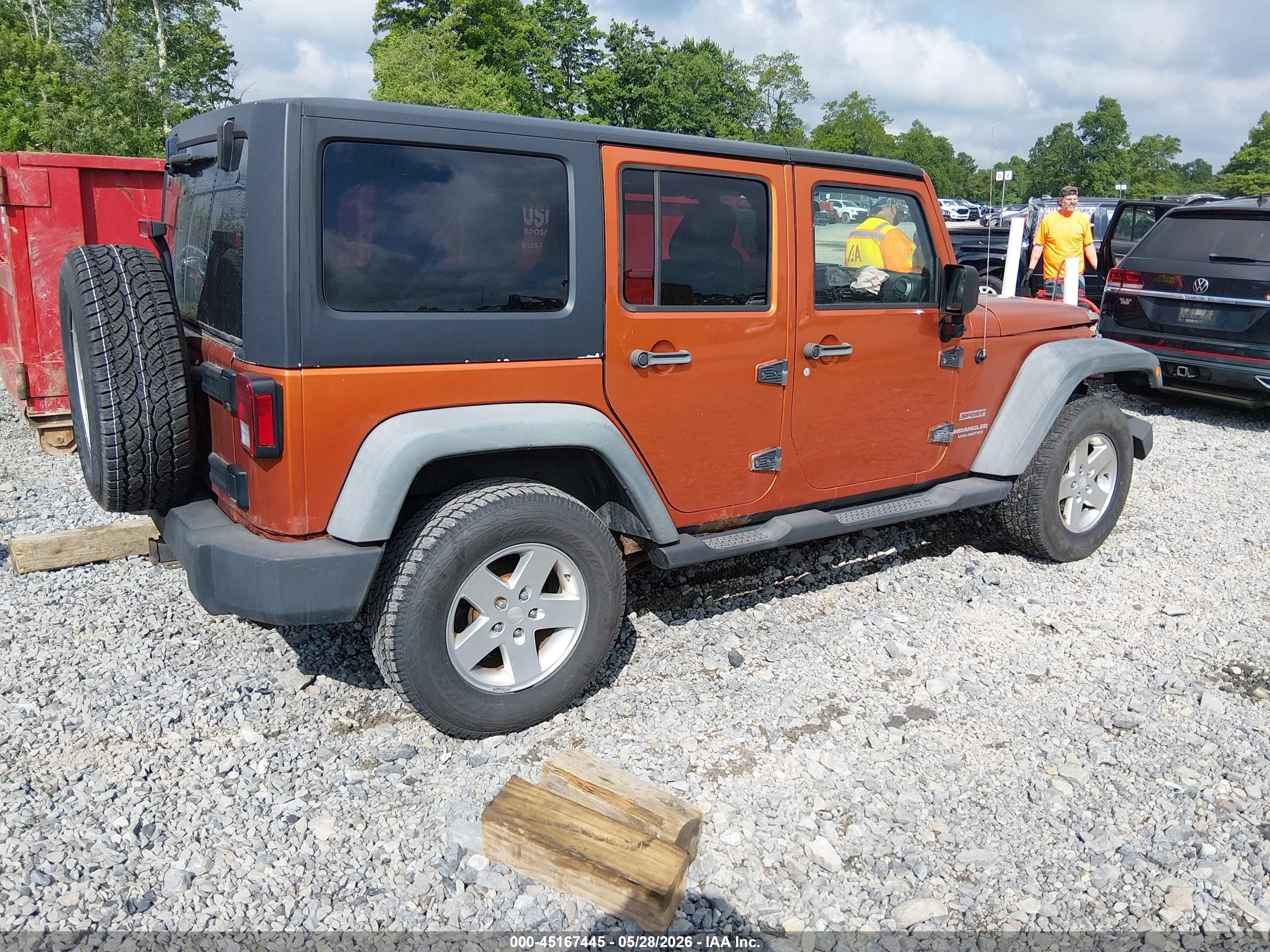 2011 Jeep Wrangler Unlimited Sport Orange vin: 1J4BA3H12BL545956