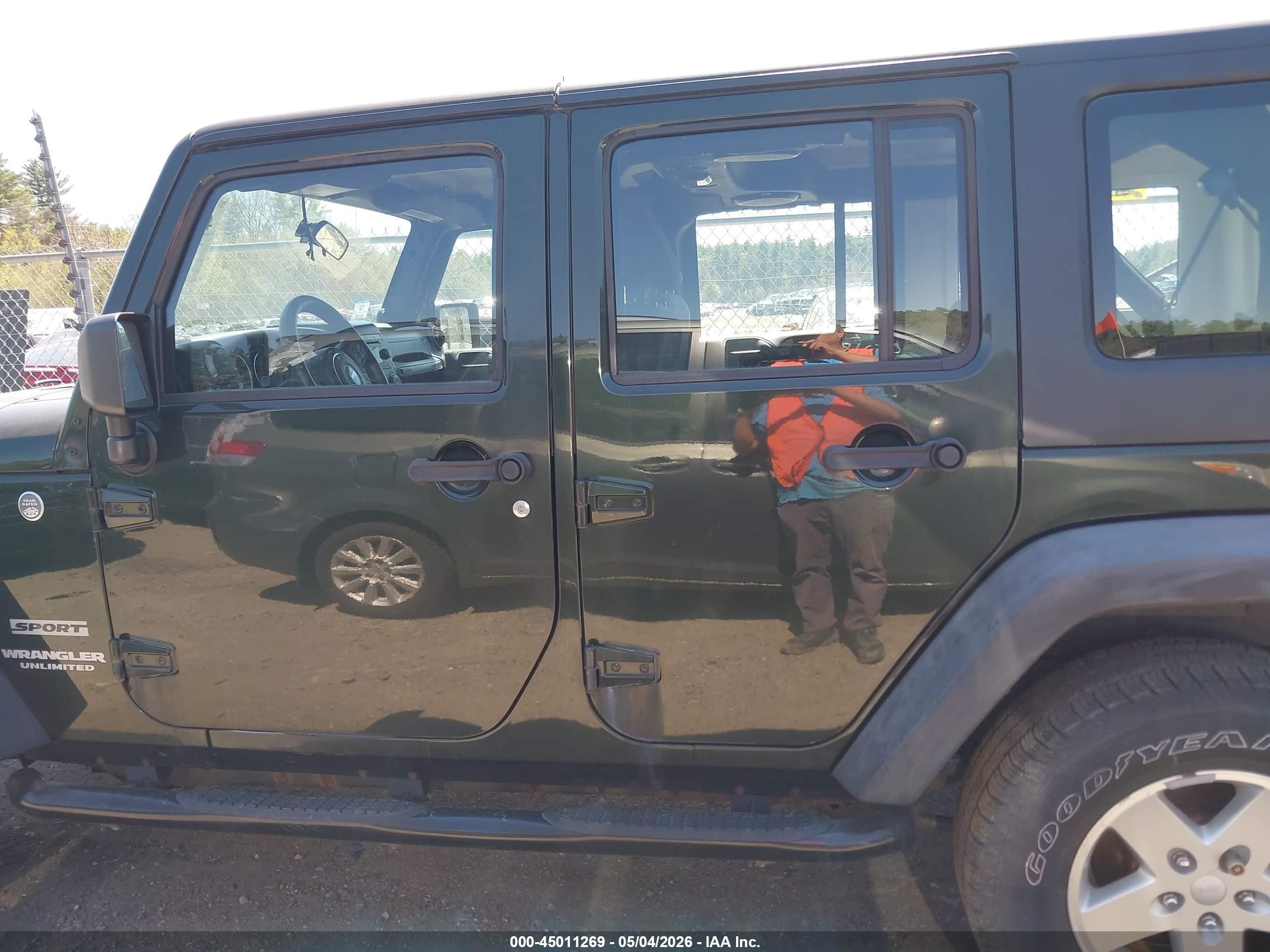 2011 Jeep Wrangler Unlimited Sport Green vin: 1J4BA3H12BL547870