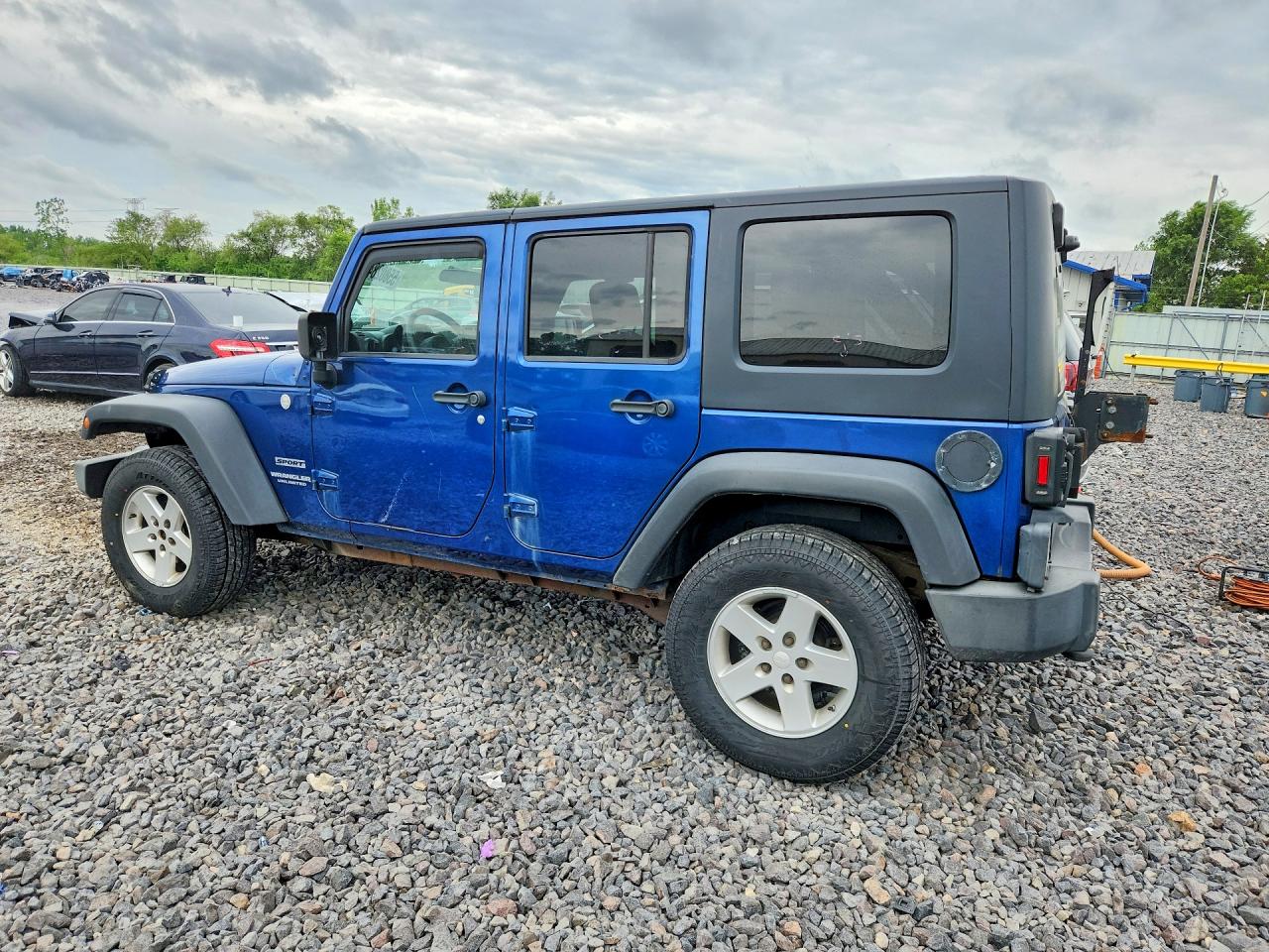 2010 Jeep Wrangler Unlimited Sport Blue vin: 1J4BA3H13AL100351