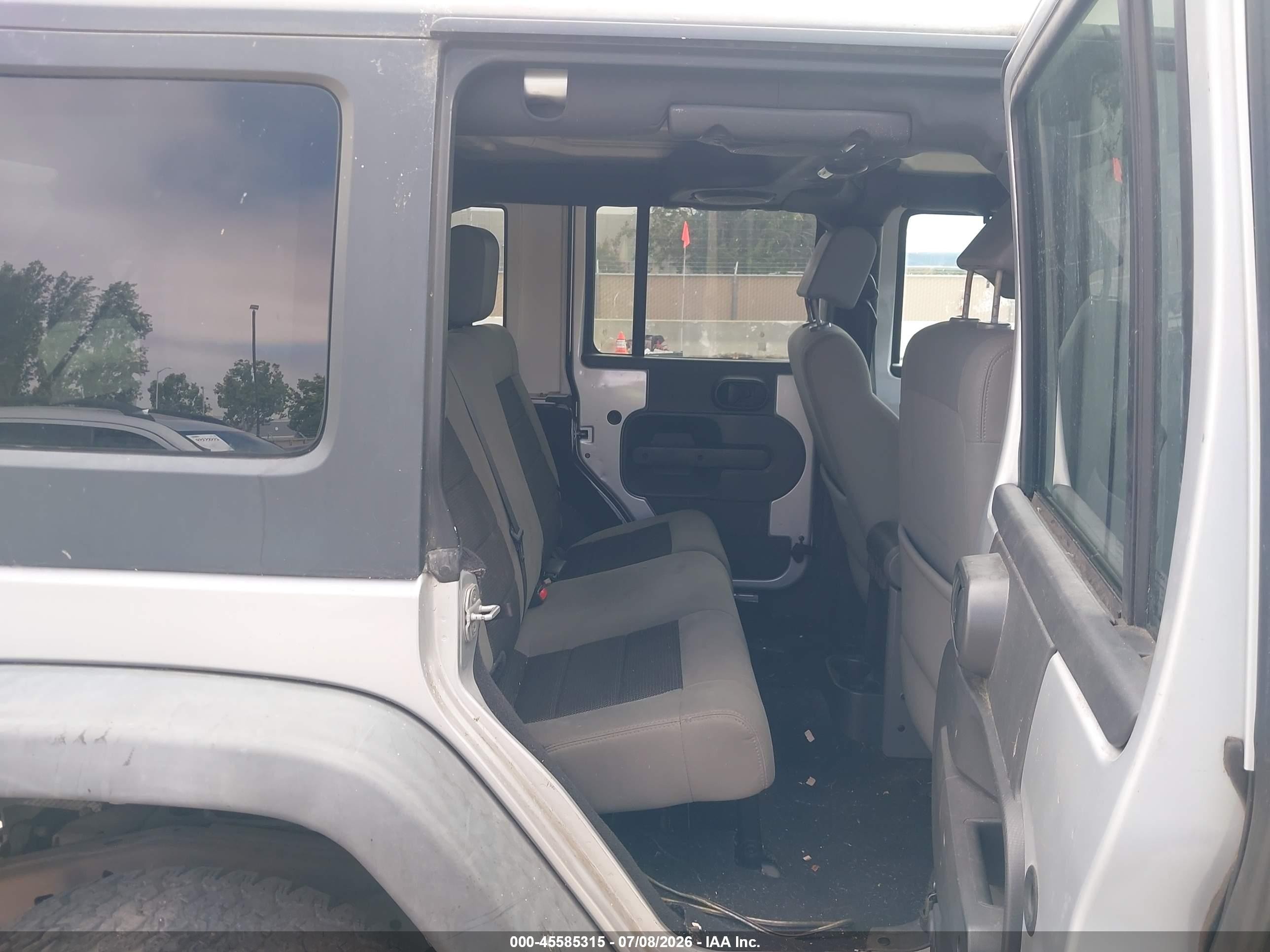 2010 Jeep Wrangler Unlimited Sport Gray vin: 1J4BA3H13AL183943