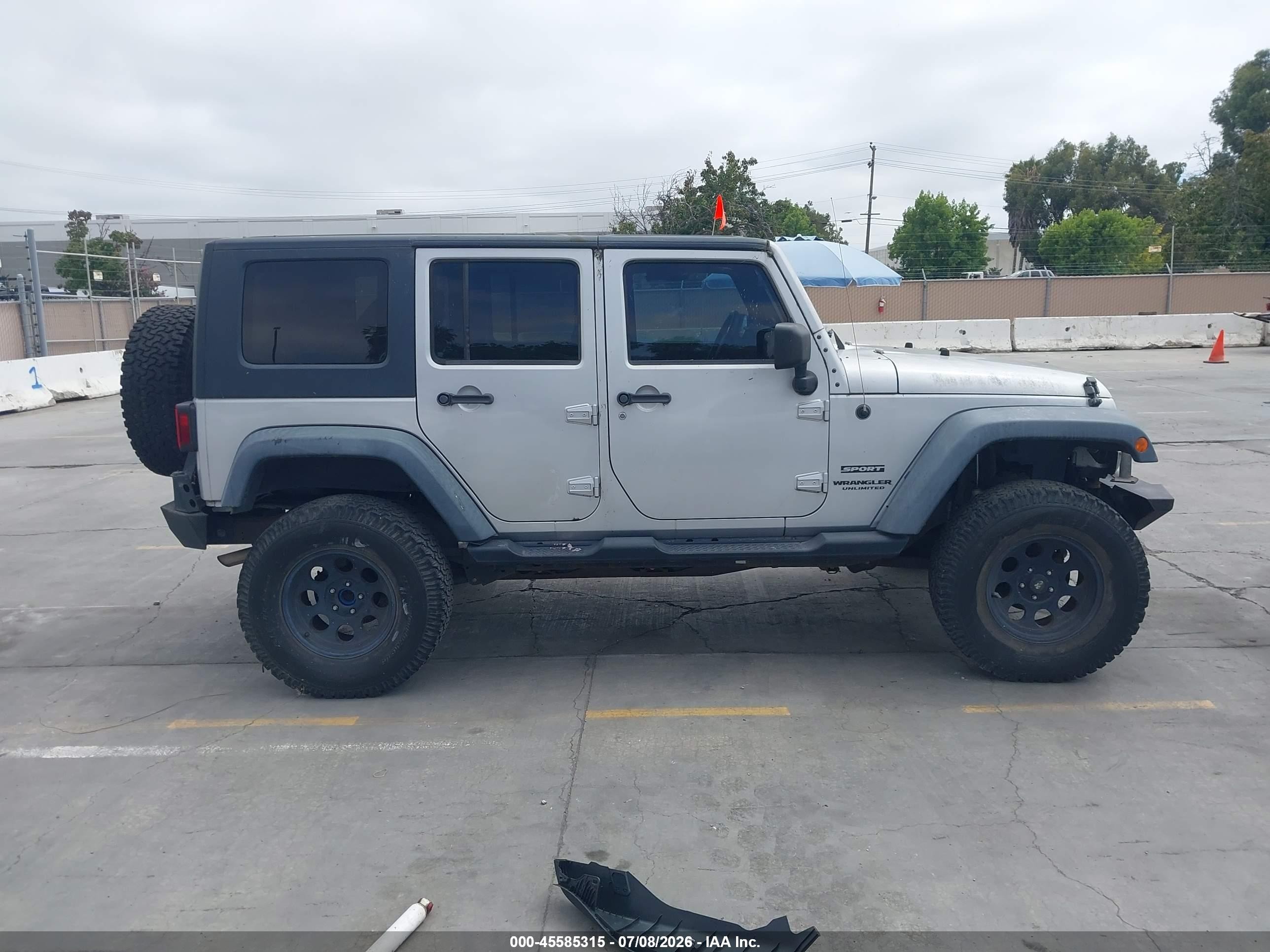2010 Jeep Wrangler Unlimited Sport Gray vin: 1J4BA3H13AL183943