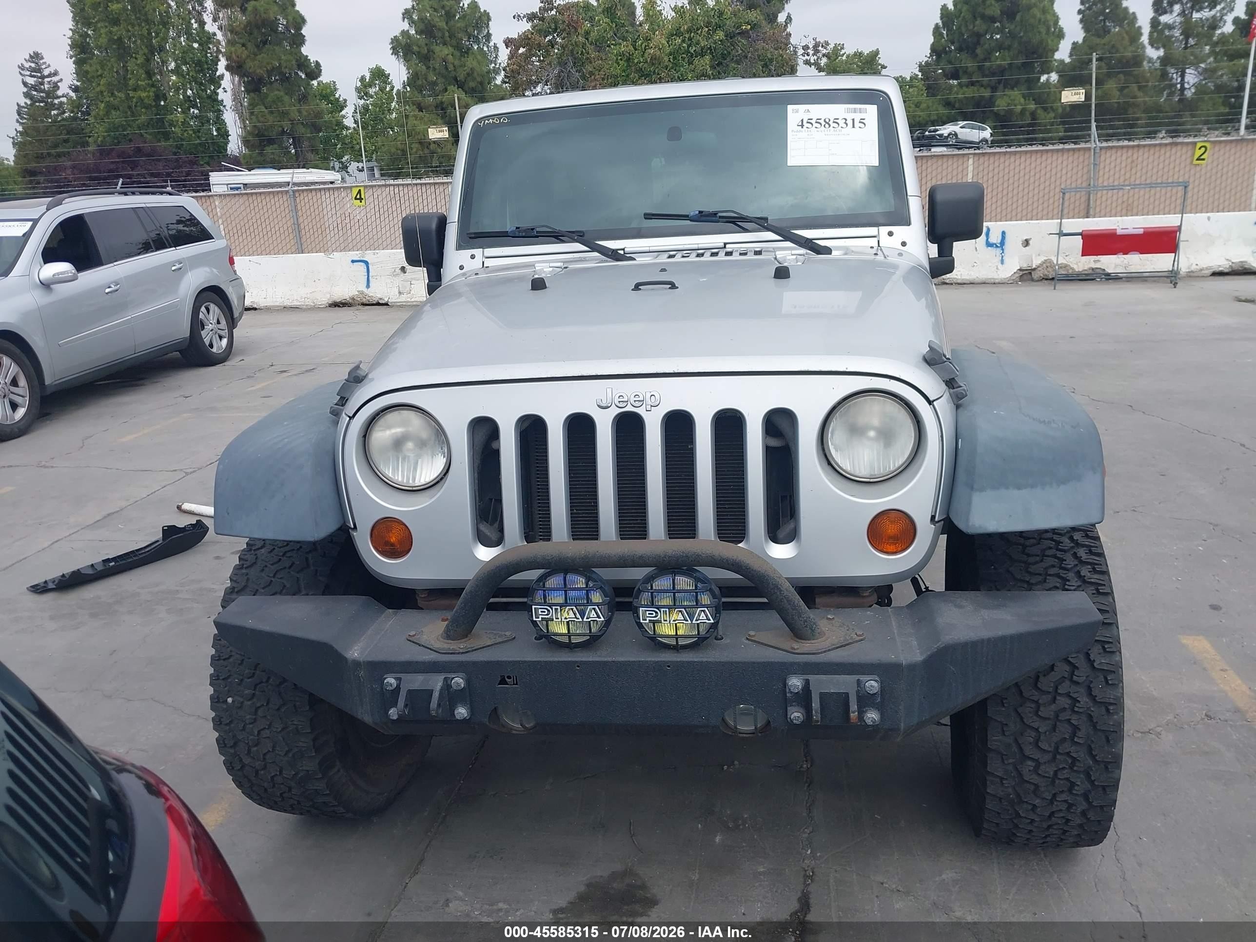 2010 Jeep Wrangler Unlimited Sport Gray vin: 1J4BA3H13AL183943