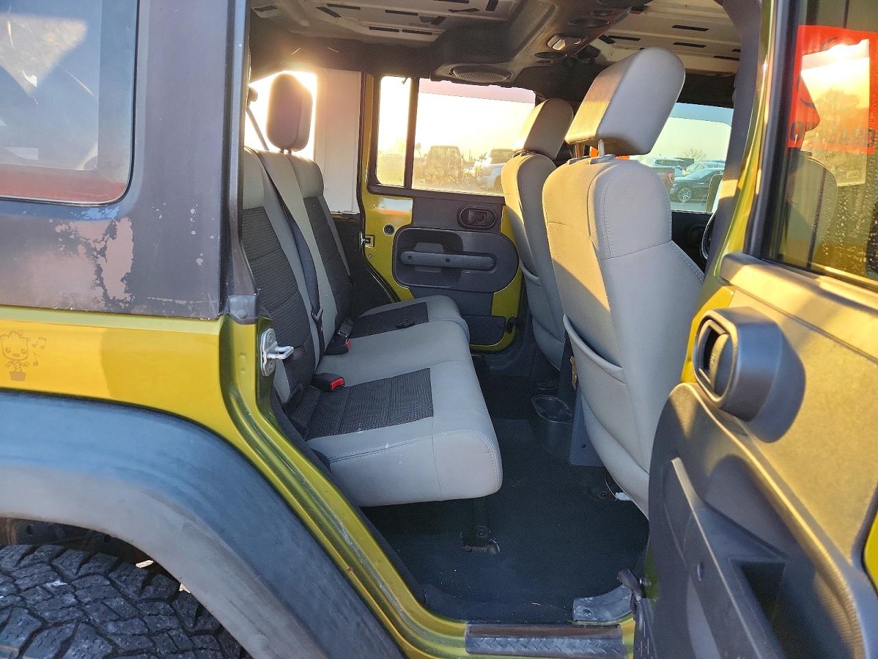 2010 Jeep Wrangler Unlimited Sport Green vin: 1J4BA3H13AL202040