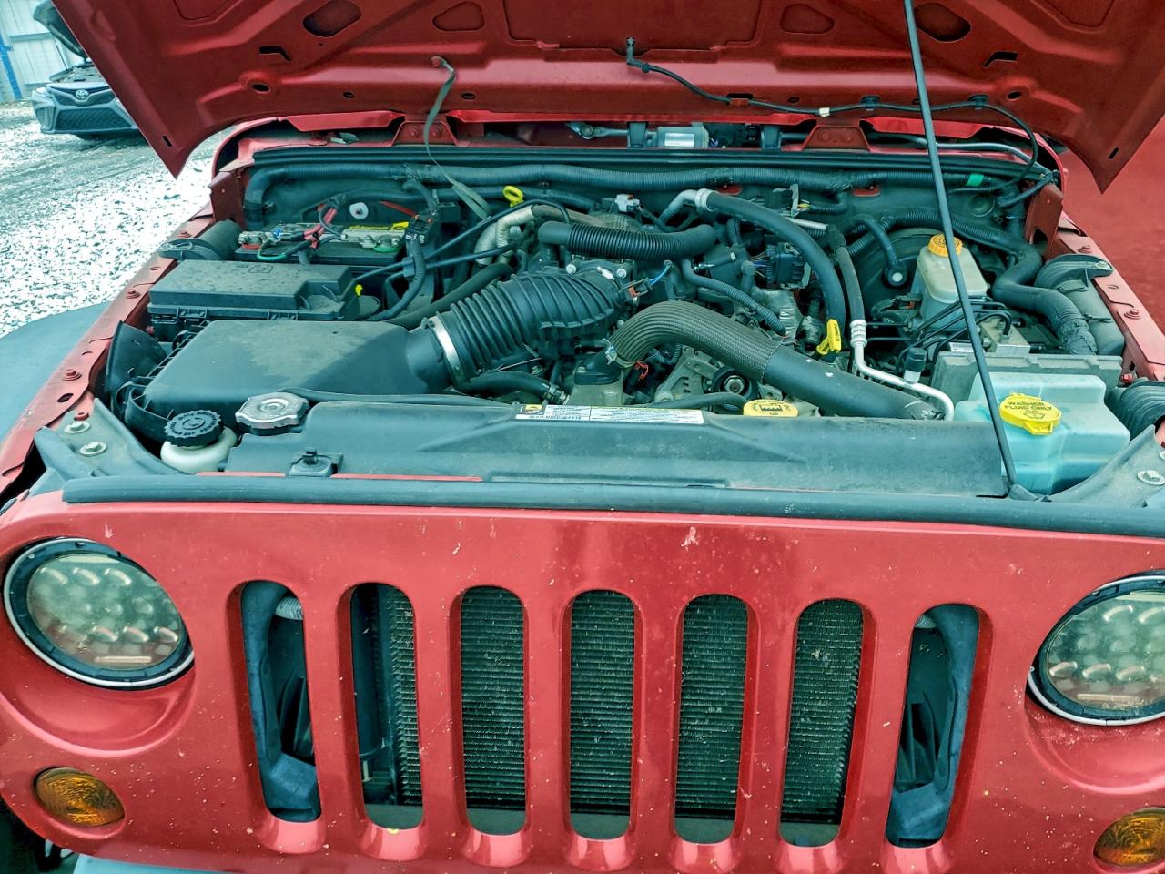 2010 Jeep Wrangler Unlimited Sport Red vin: 1J4BA3H14AL143483