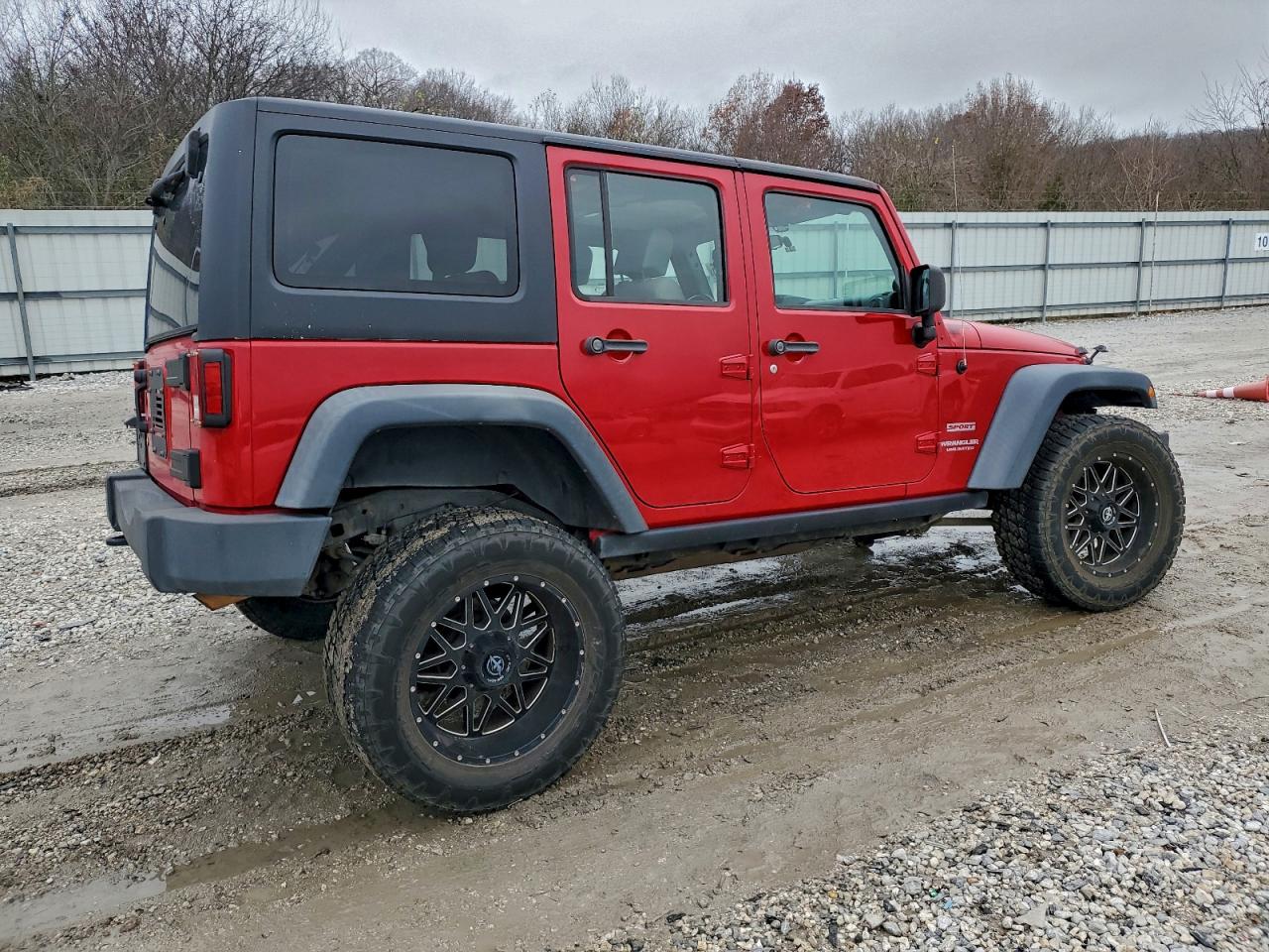 2010 Jeep Wrangler Unlimited Sport Red vin: 1J4BA3H14AL143483