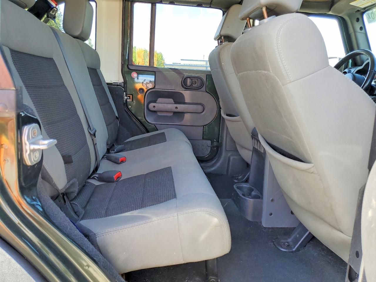 2010 Jeep Wrangler Unlimited Sport Зеленый vin: 1J4BA3H14AL199116