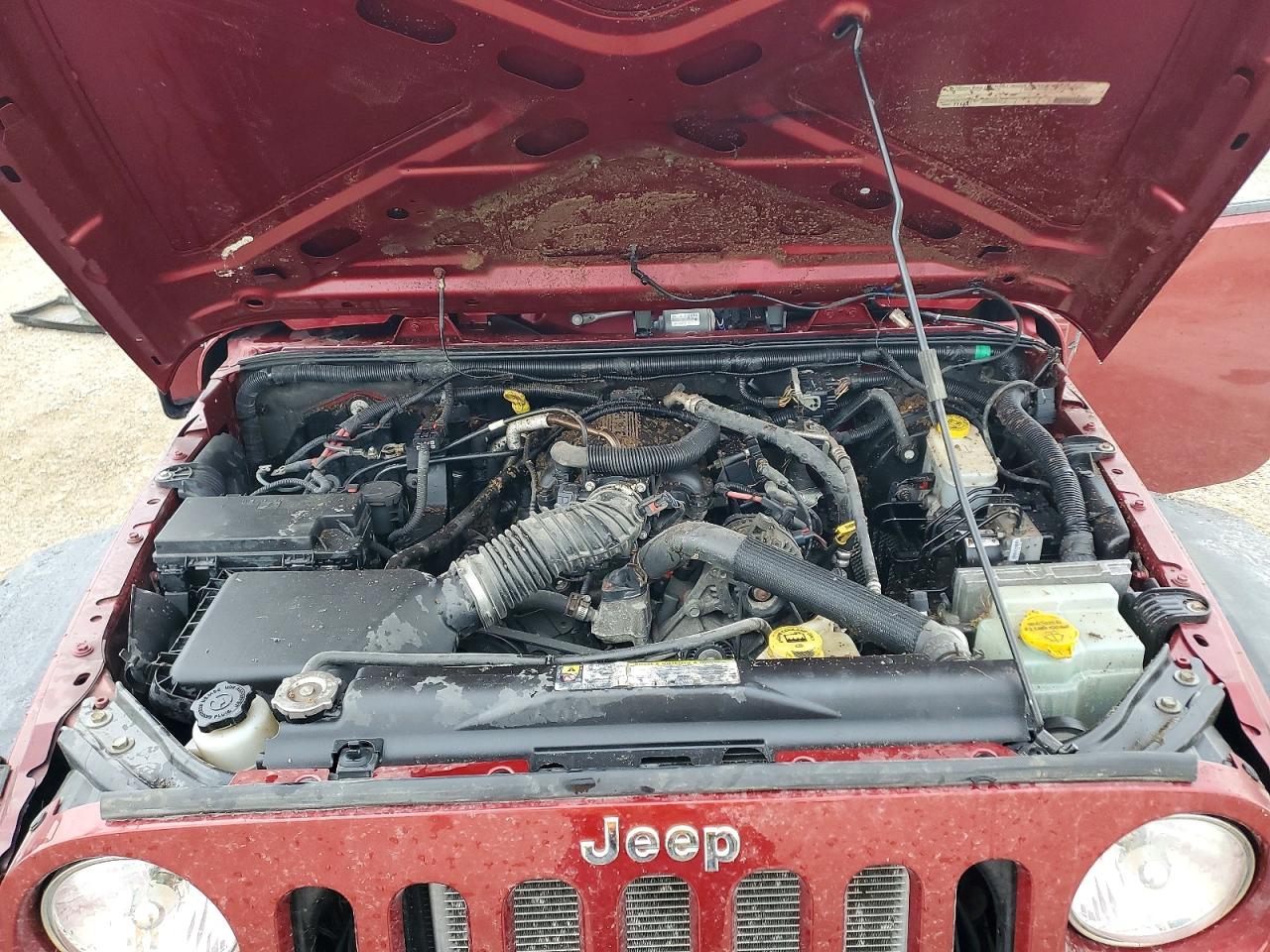 2011 Jeep Wrangler Unlimited Sport Бордовый vin: 1J4BA3H14BL567344