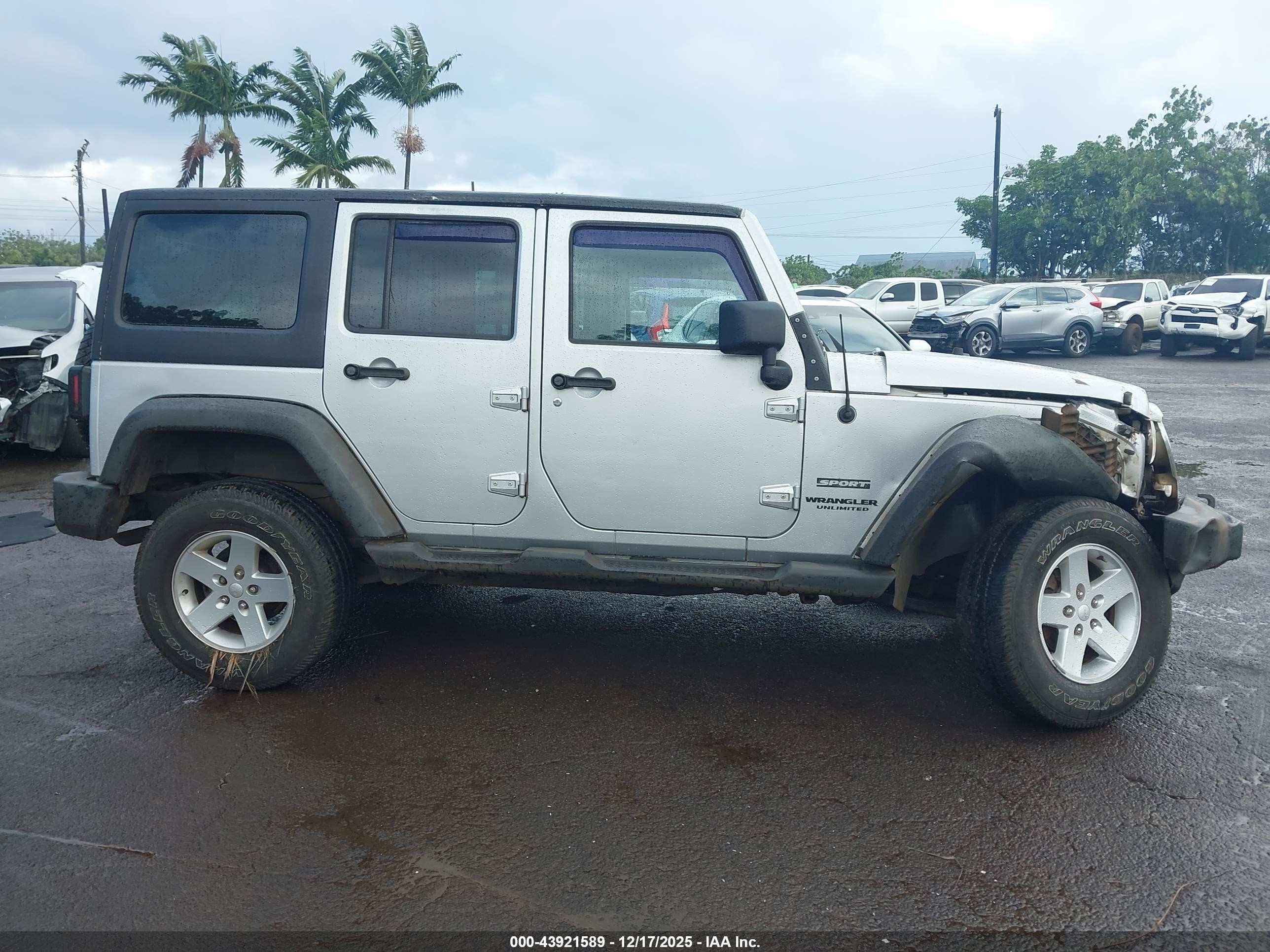 2011 Jeep Wrangler Unlimited Sport Silver vin: 1J4BA3H14BL597735
