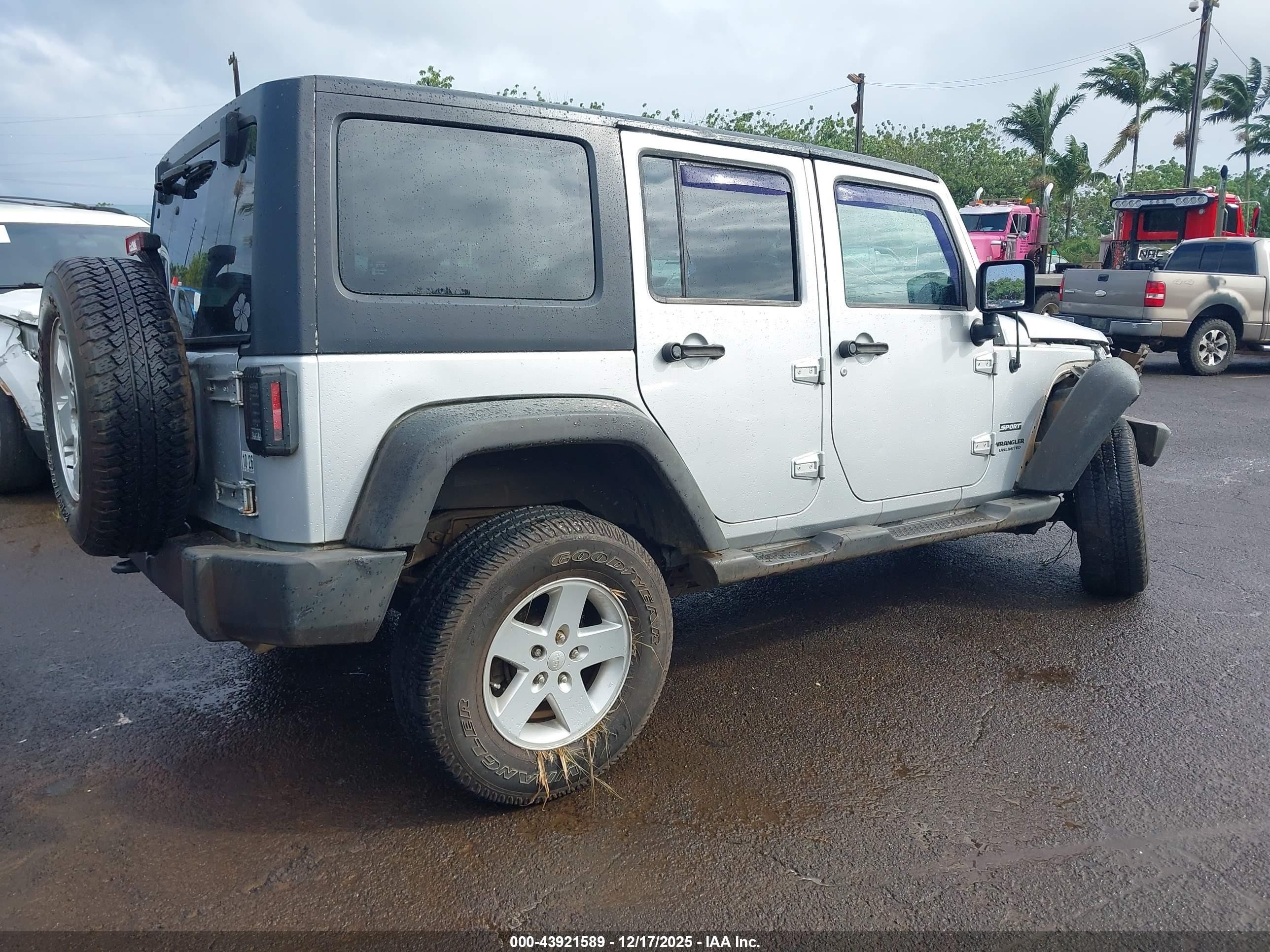 2011 Jeep Wrangler Unlimited Sport Silver vin: 1J4BA3H14BL597735