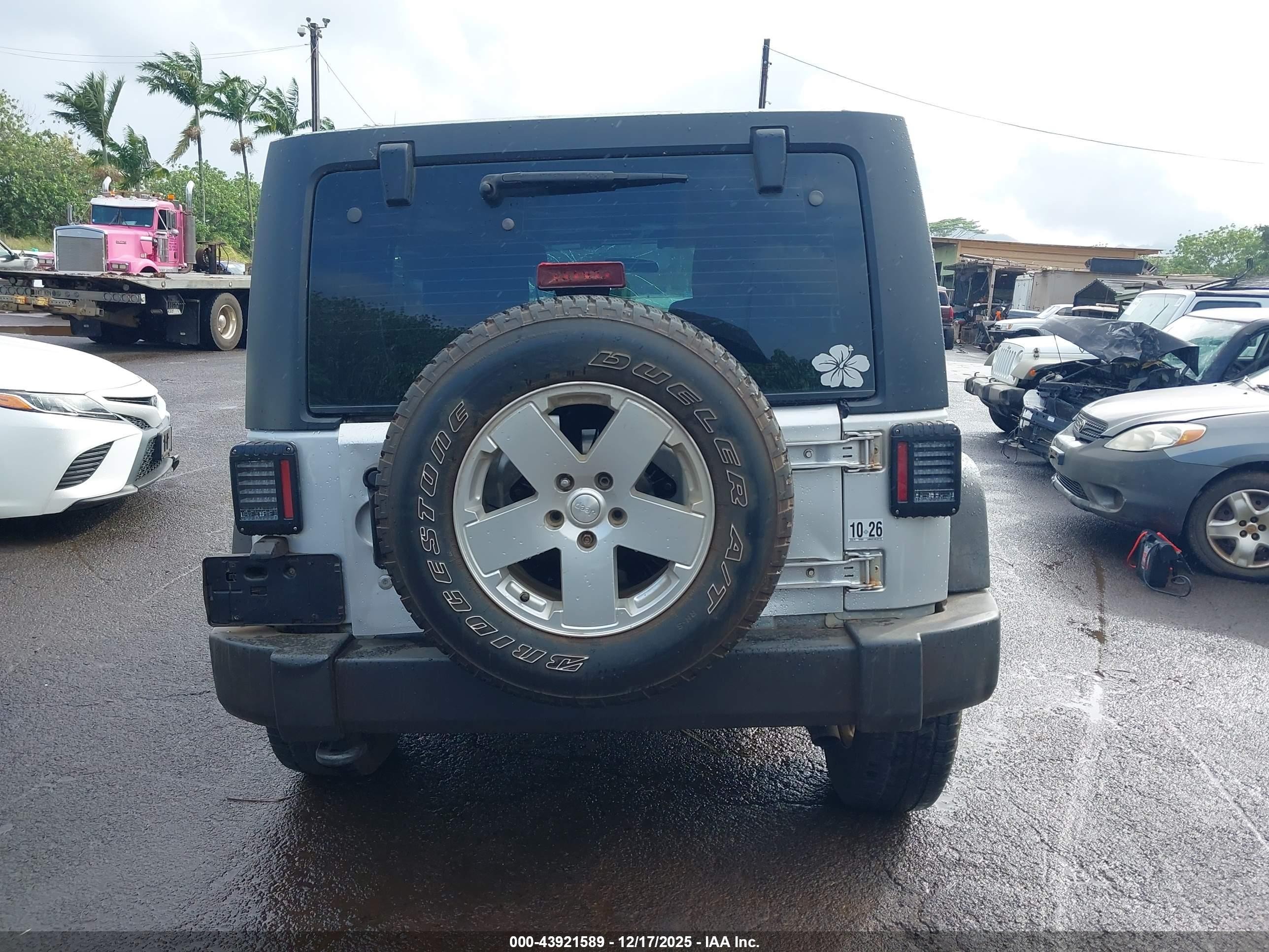2011 Jeep Wrangler Unlimited Sport Silver vin: 1J4BA3H14BL597735