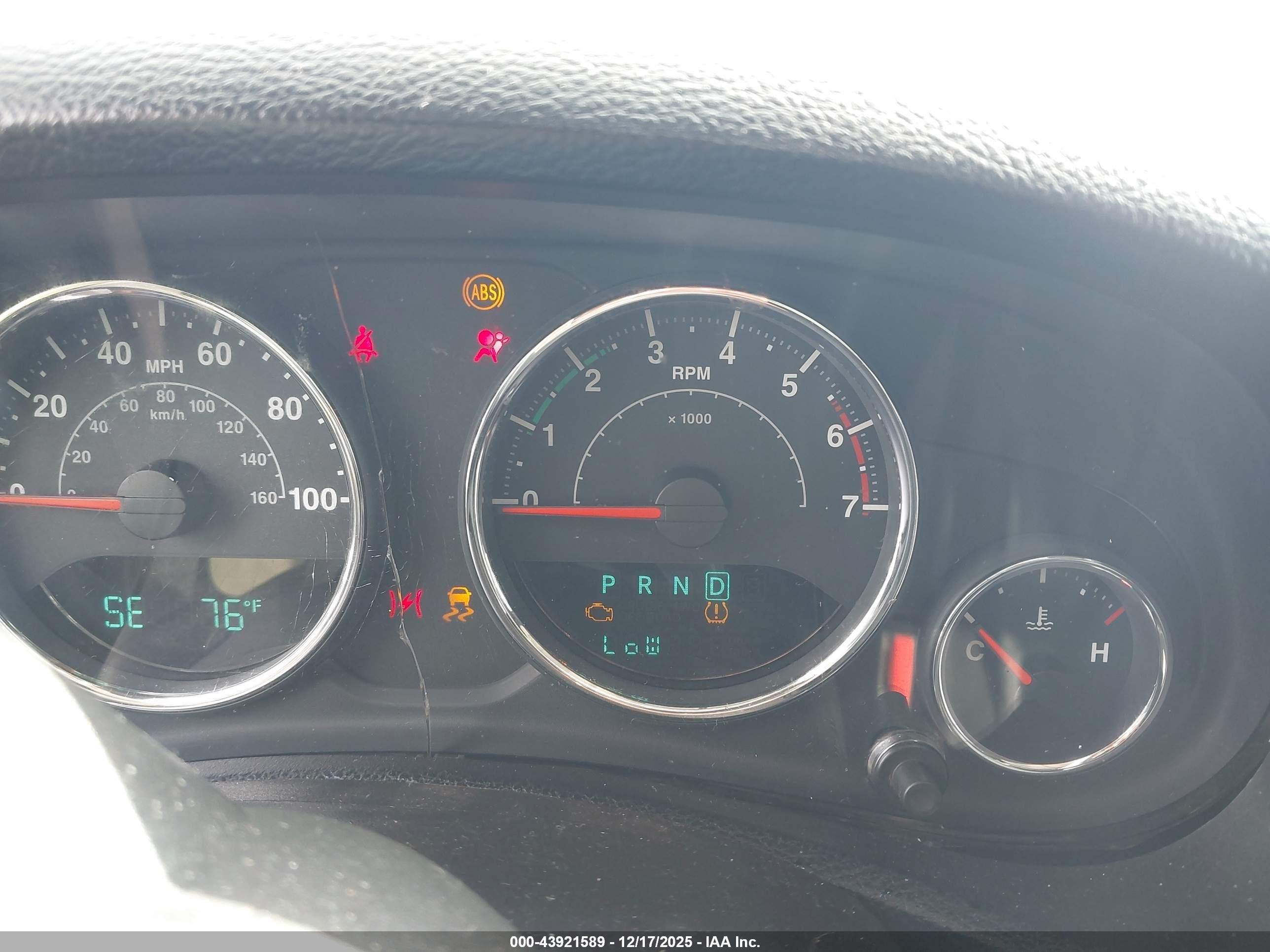 2011 Jeep Wrangler Unlimited Sport Silver vin: 1J4BA3H14BL597735