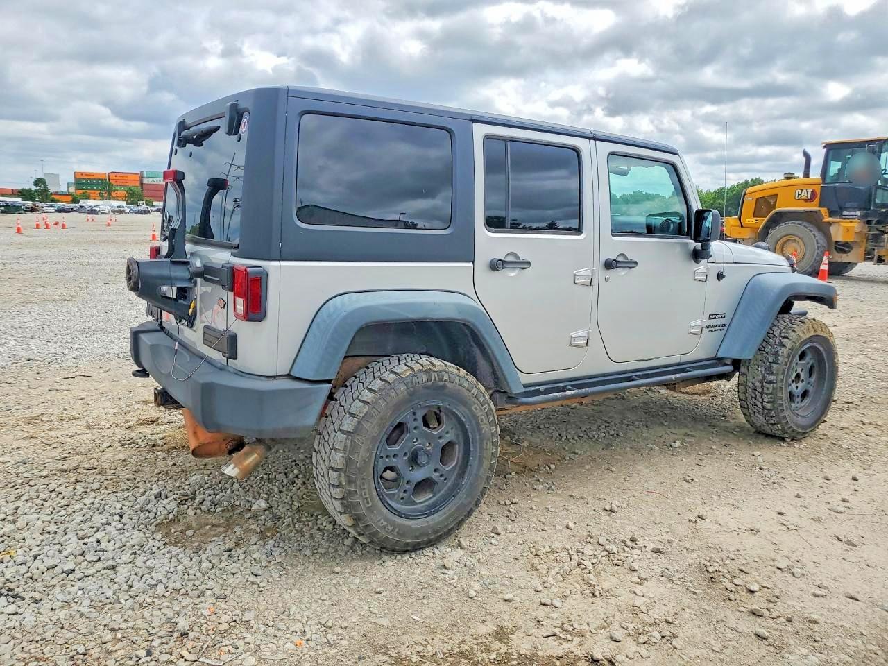 2011 Jeep Wrangler Unlimited Sport Silver vin: 1J4BA3H14BL616512
