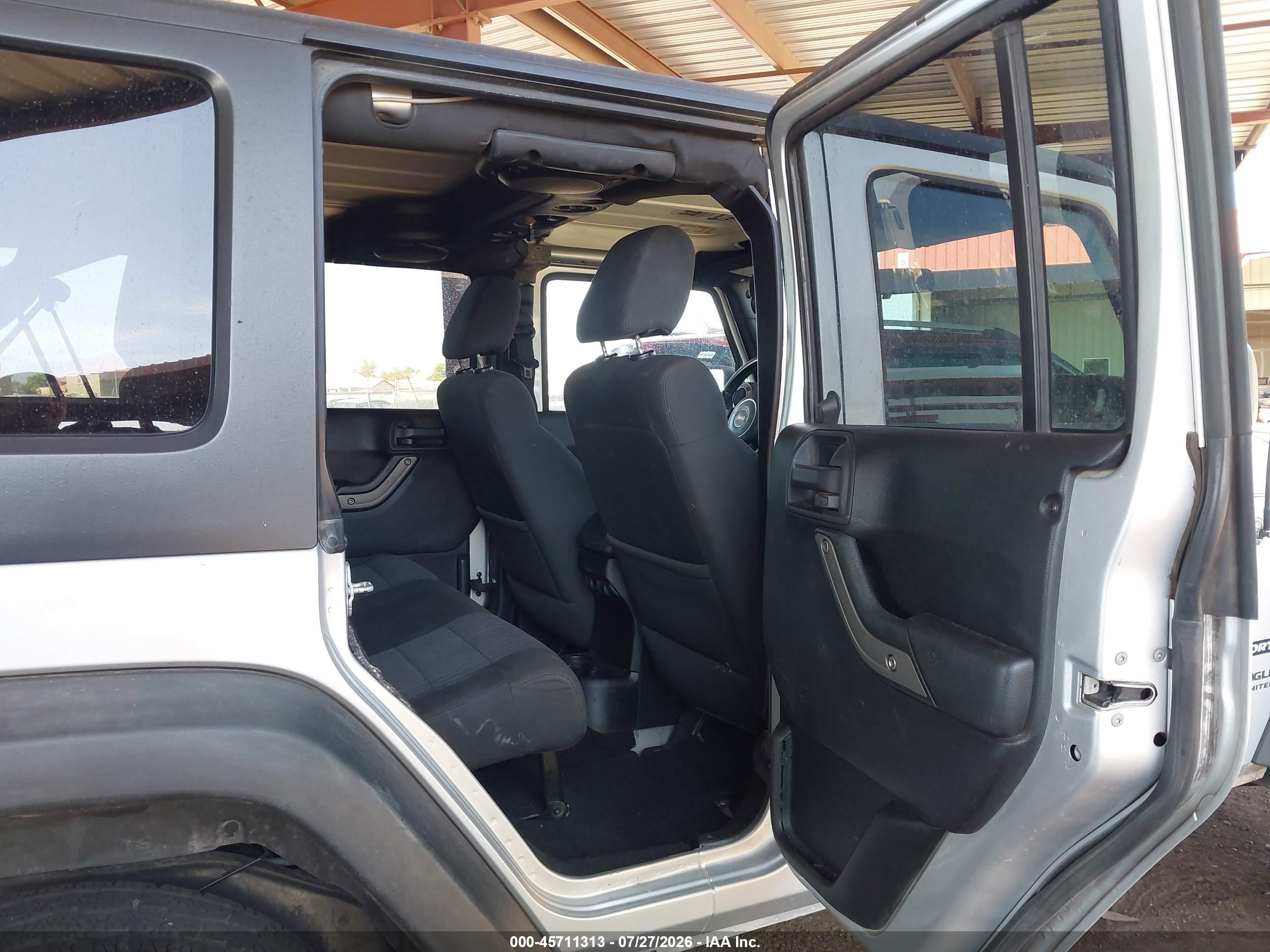 2011 Jeep Wrangler Unlimited Sport Silver vin: 1J4BA3H14BL617160