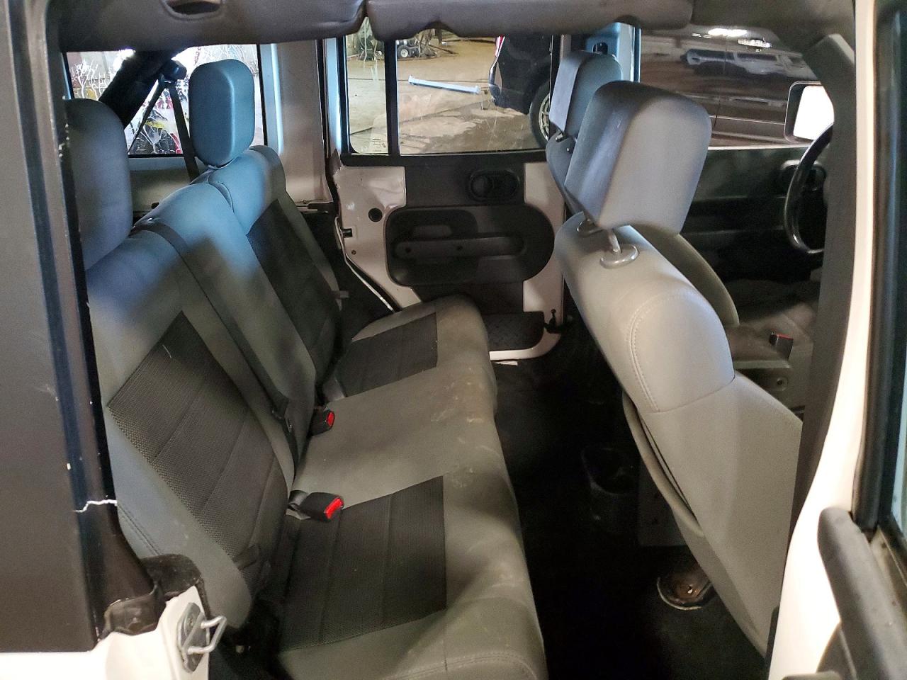 2010 Jeep Wrangler Unlimited Sport White vin: 1J4BA3H15AL194216