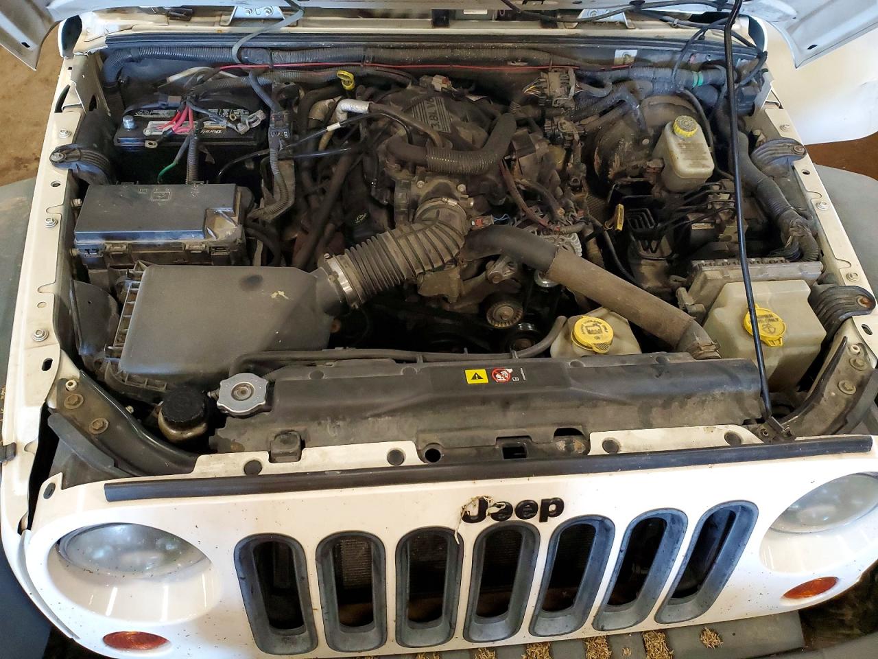 2010 Jeep Wrangler Unlimited Sport White vin: 1J4BA3H15AL194216