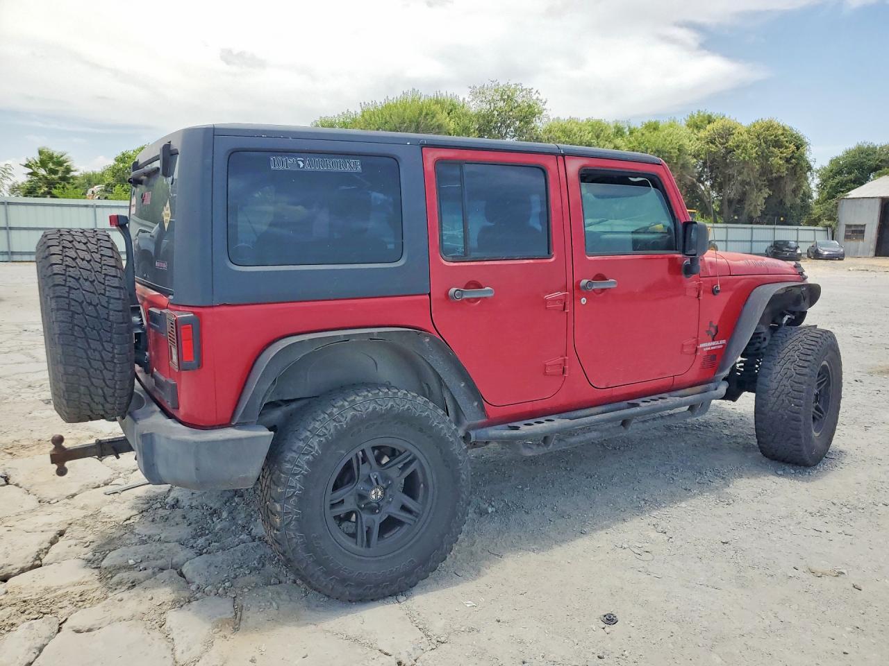2010 Jeep Wrangler Unlimited Sport Red vin: 1J4BA3H16AL173584