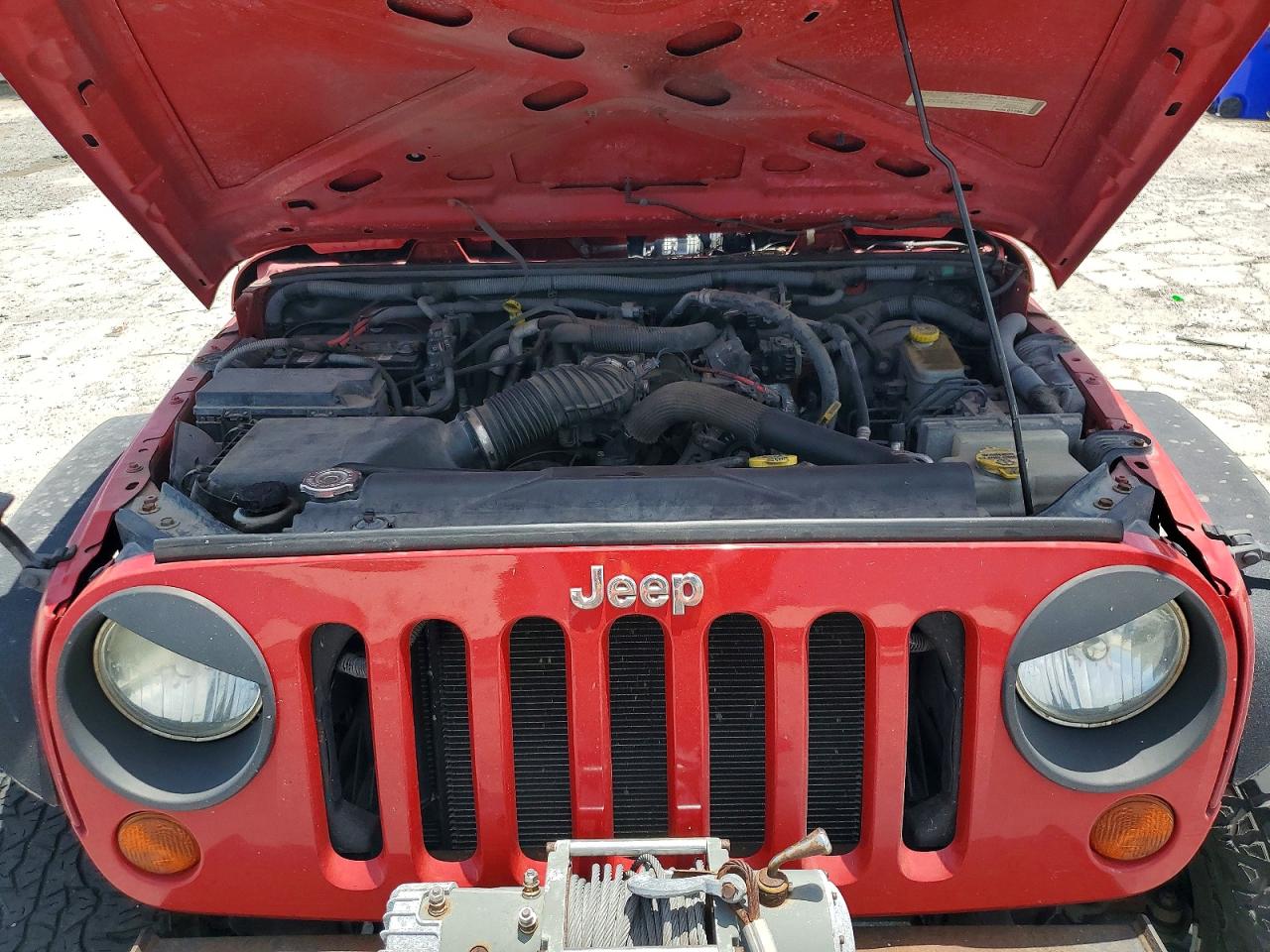 2010 Jeep Wrangler Unlimited Sport Red vin: 1J4BA3H16AL173584