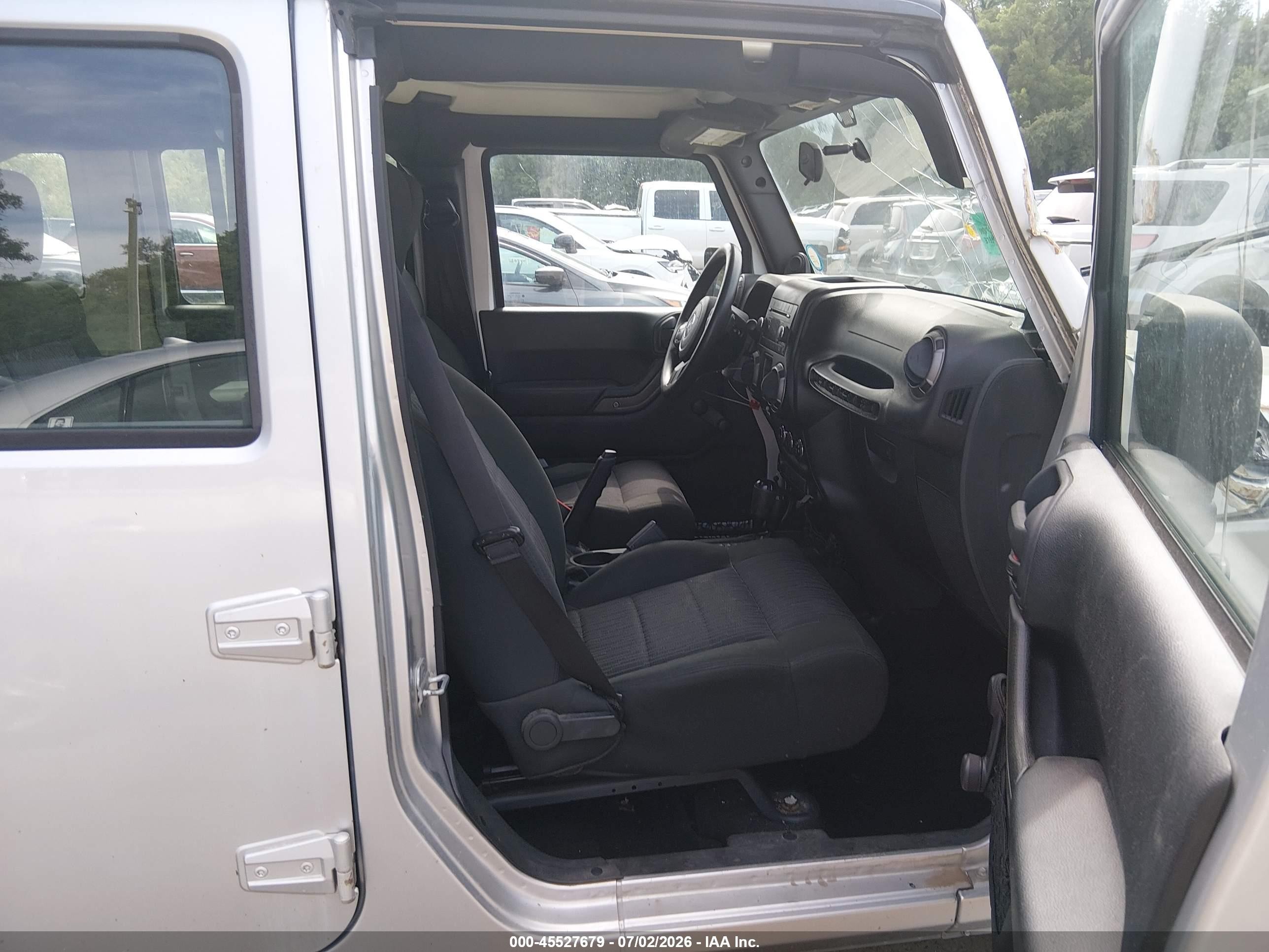 2011 Jeep Wrangler Unlimited Sport Silver vin: 1J4BA3H16BL547967