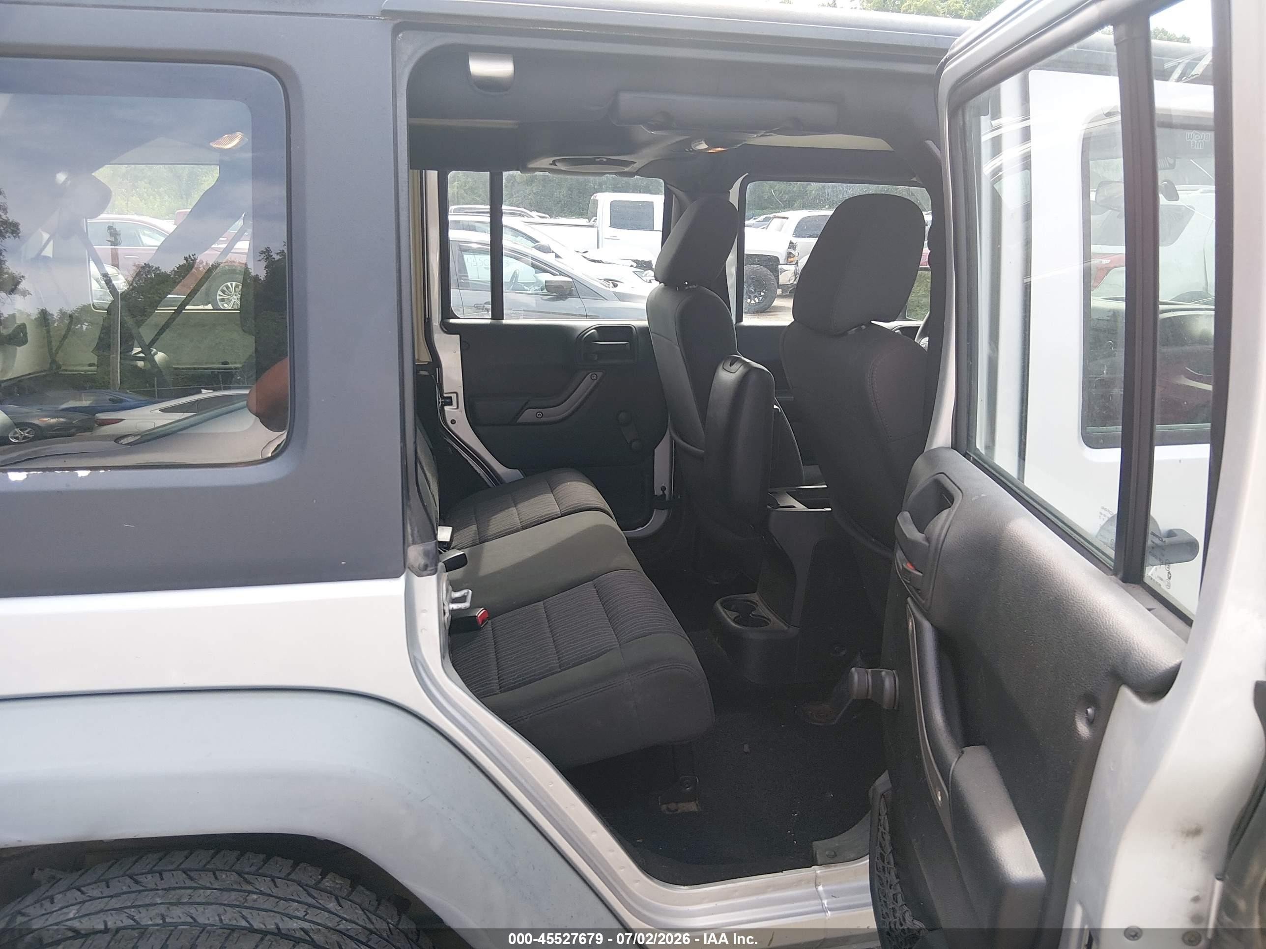 2011 Jeep Wrangler Unlimited Sport Silver vin: 1J4BA3H16BL547967