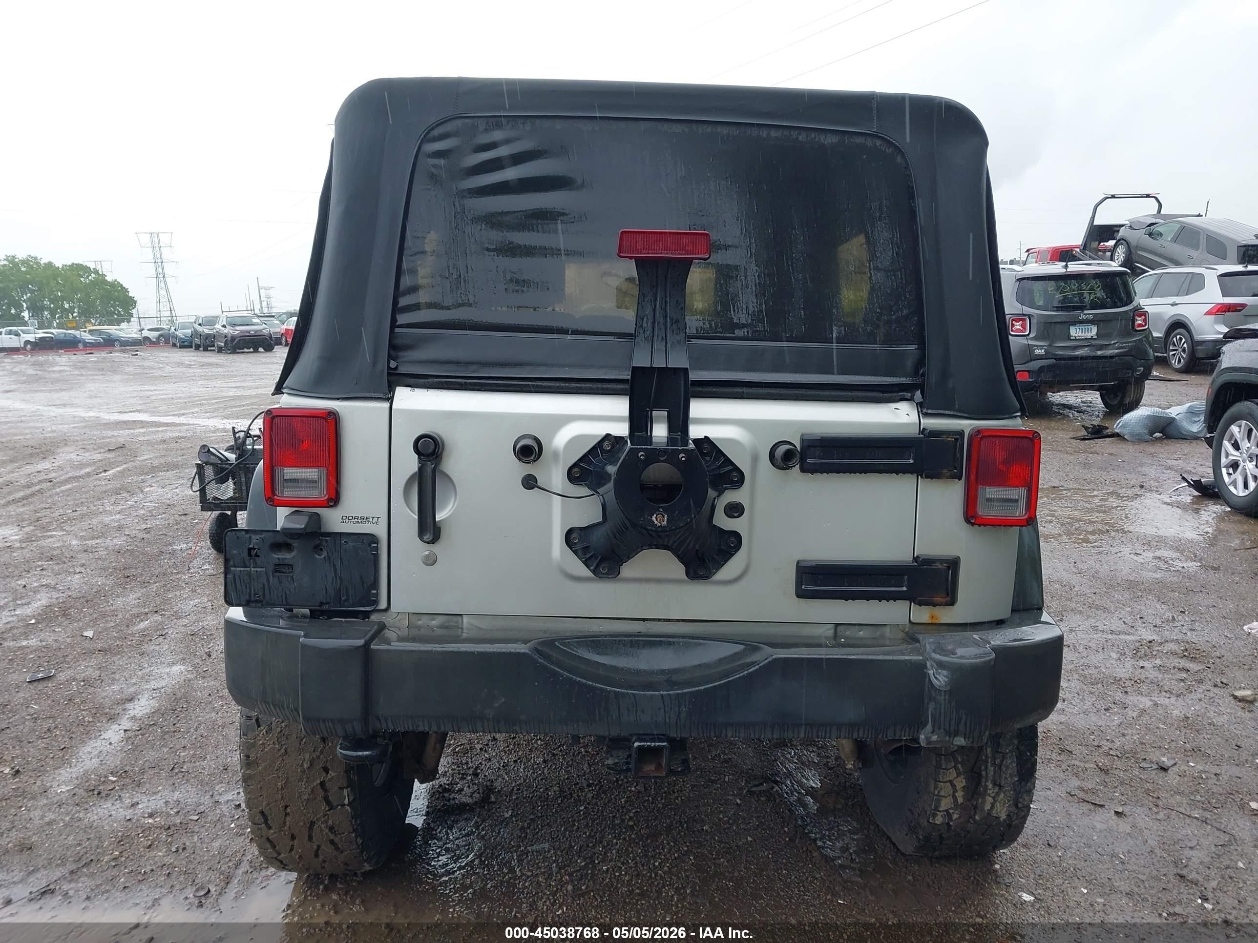 2010 Jeep Wrangler Unlimited Sport Серебряный vin: 1J4BA3H17AL144711