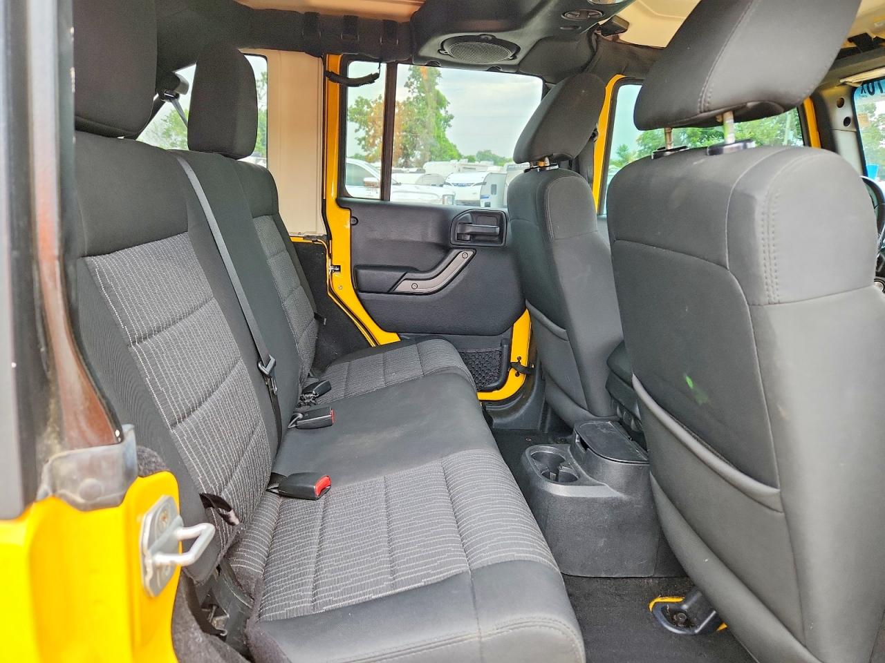 2011 Jeep Wrangler Unlimited Sport Yellow vin: 1J4BA3H17BL525430