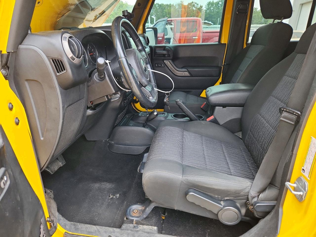 2011 Jeep Wrangler Unlimited Sport Yellow vin: 1J4BA3H17BL525430